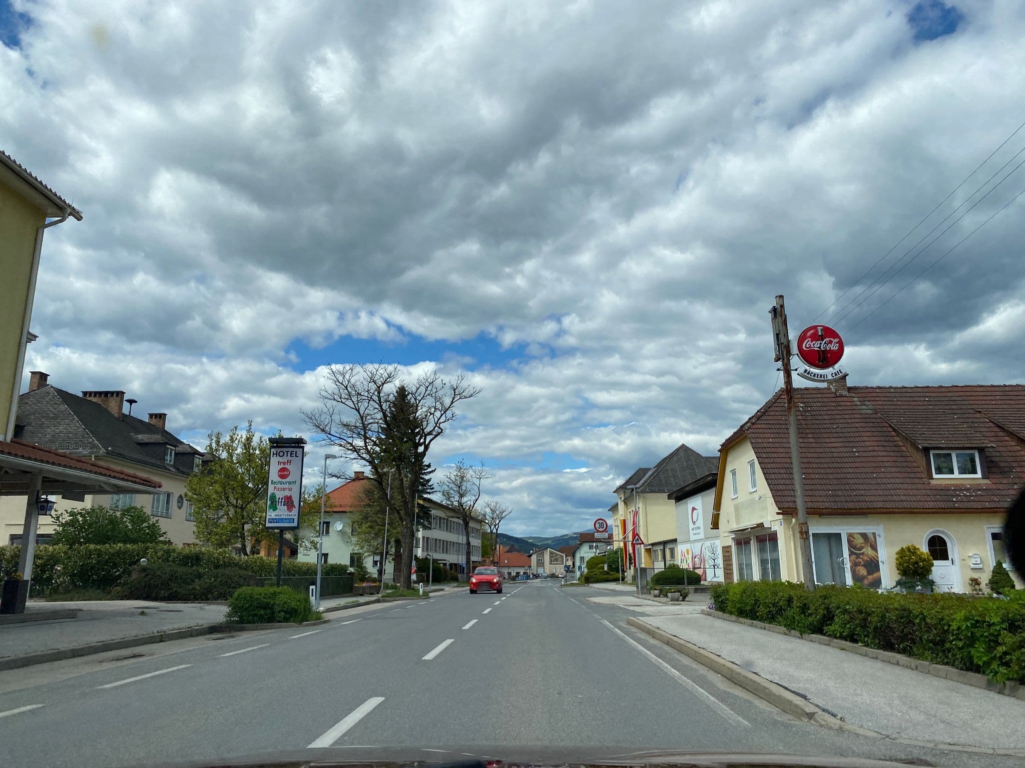 Street view near Treffpunkt, Sankt Stefan — © ee90 (CC BY-SA · Mapillary)