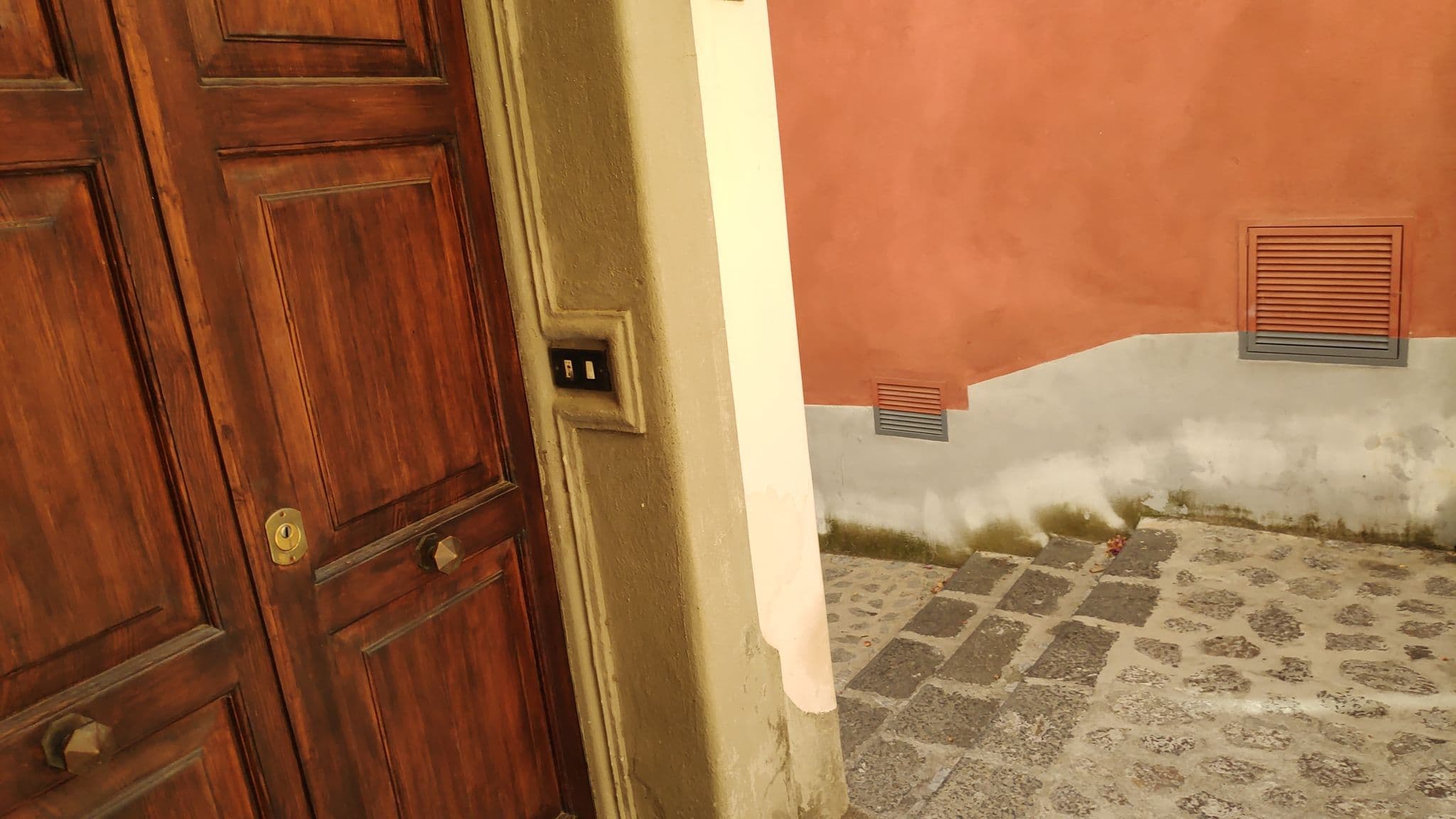 Street view near La Scalinatella, Positano — © marcuscalabresus (CC BY-SA · Mapillary)