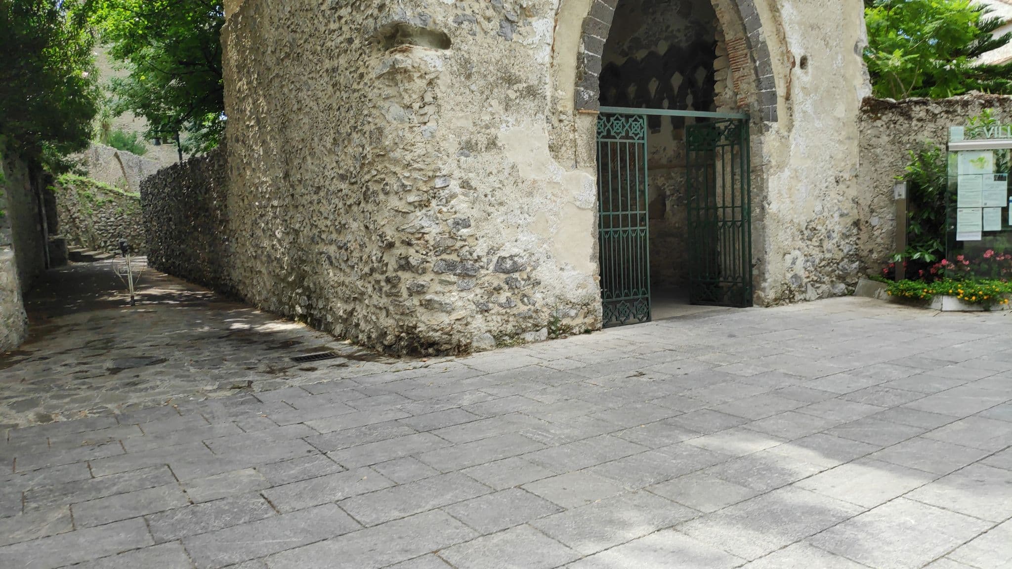 Street view near Albergo ristorante garden di marco mansi e anna, Ravello — © marcuscalabresus (CC BY-SA · Mapillary)