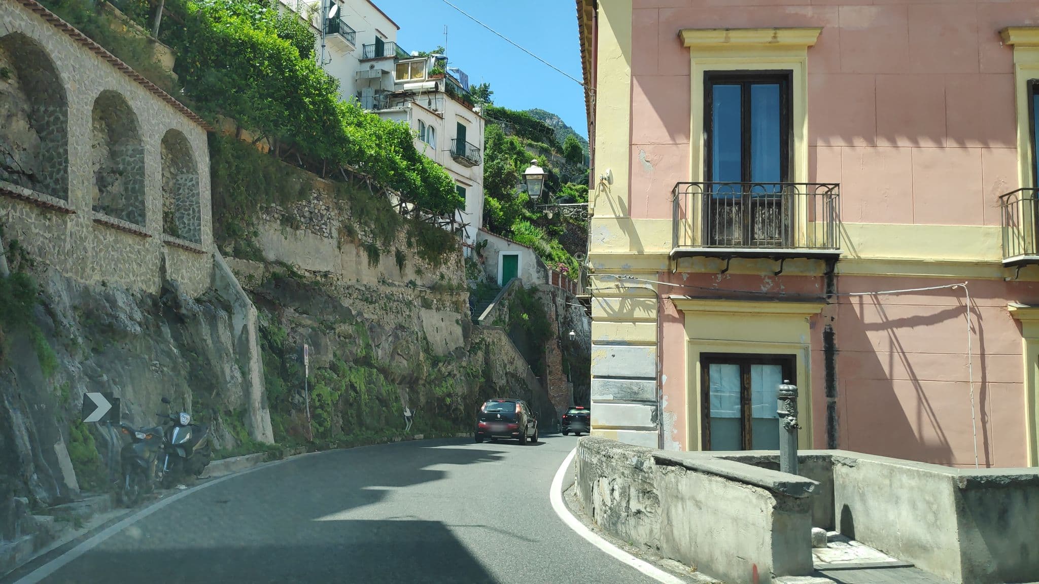 Street view near San Giovanni a Mare, Minori — © marcuscalabresus (CC BY-SA · Mapillary)