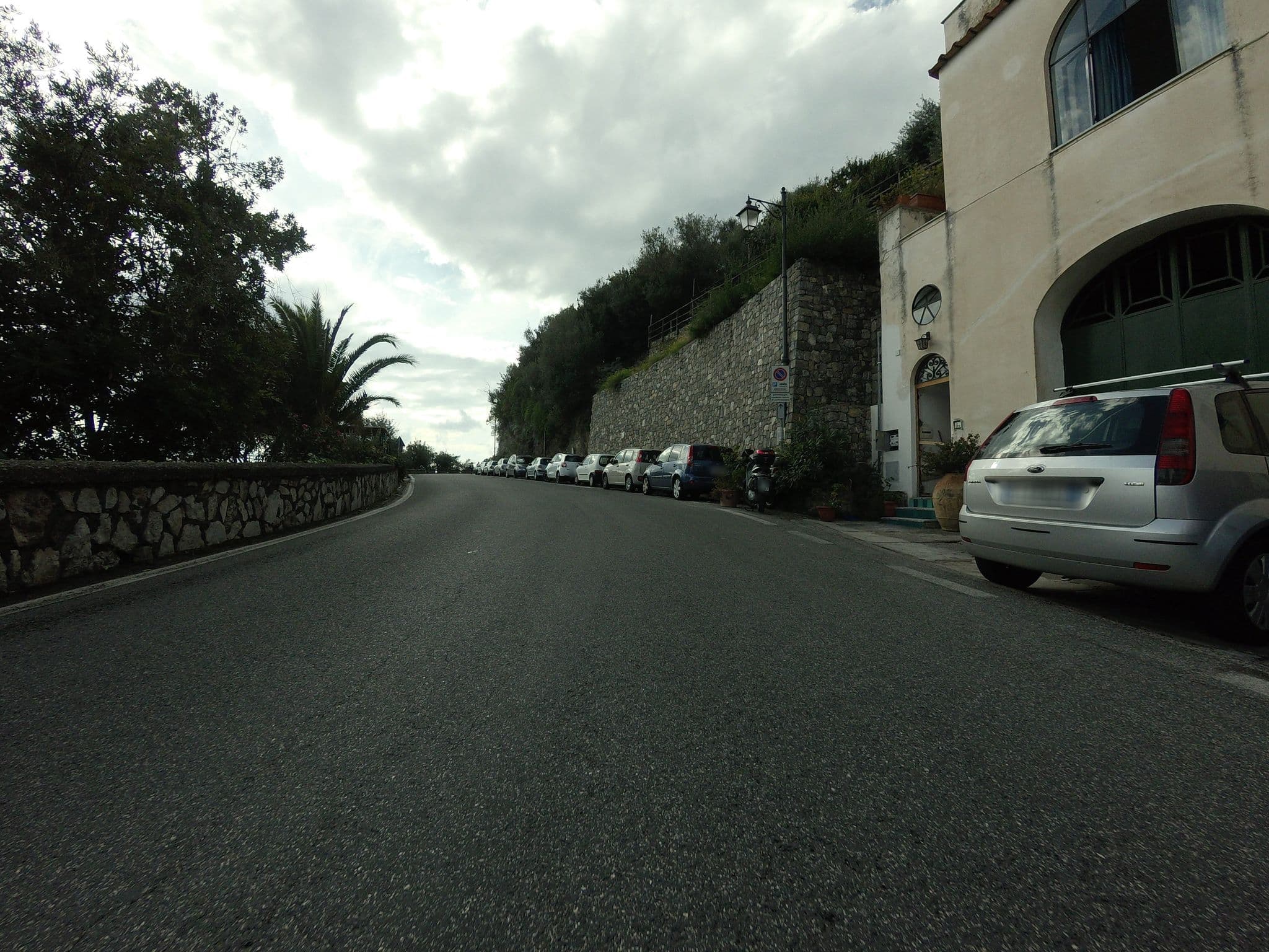 Street view near Casa La Coccinella, Praiano — © esario (CC BY-SA · Mapillary)