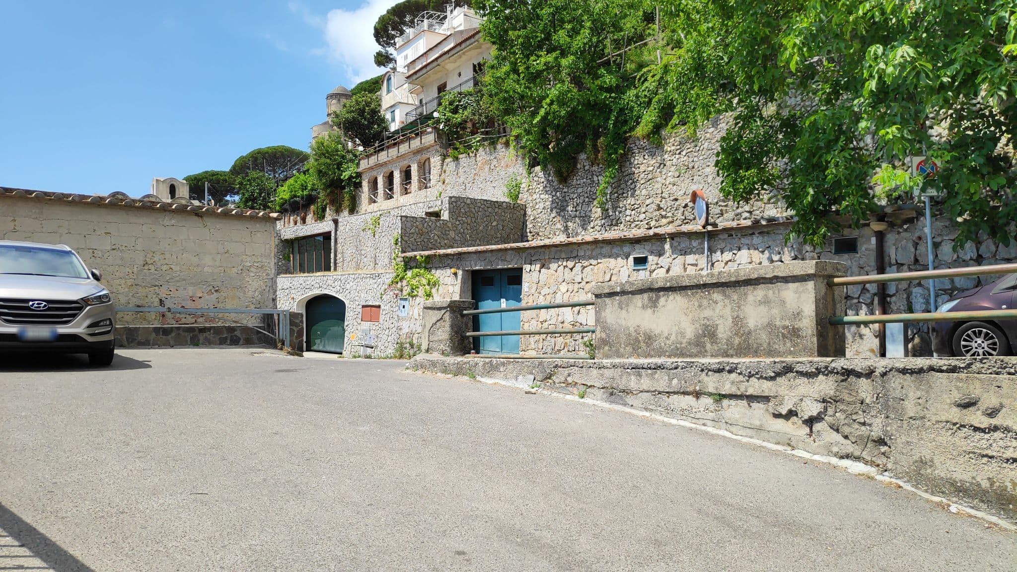 Street view near Auditorium Rooms, Ravello — © marcuscalabresus (CC BY-SA · Mapillary)