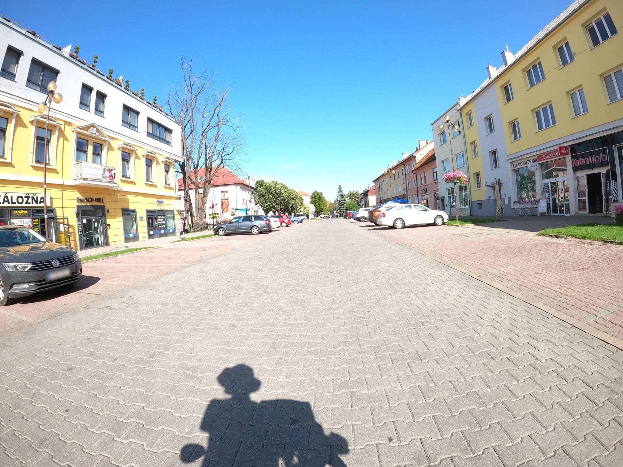 Street view near Apartment Centrum Luxury Mountain View, Poprad — © masterofnoroad (CC BY-SA · Mapillary)