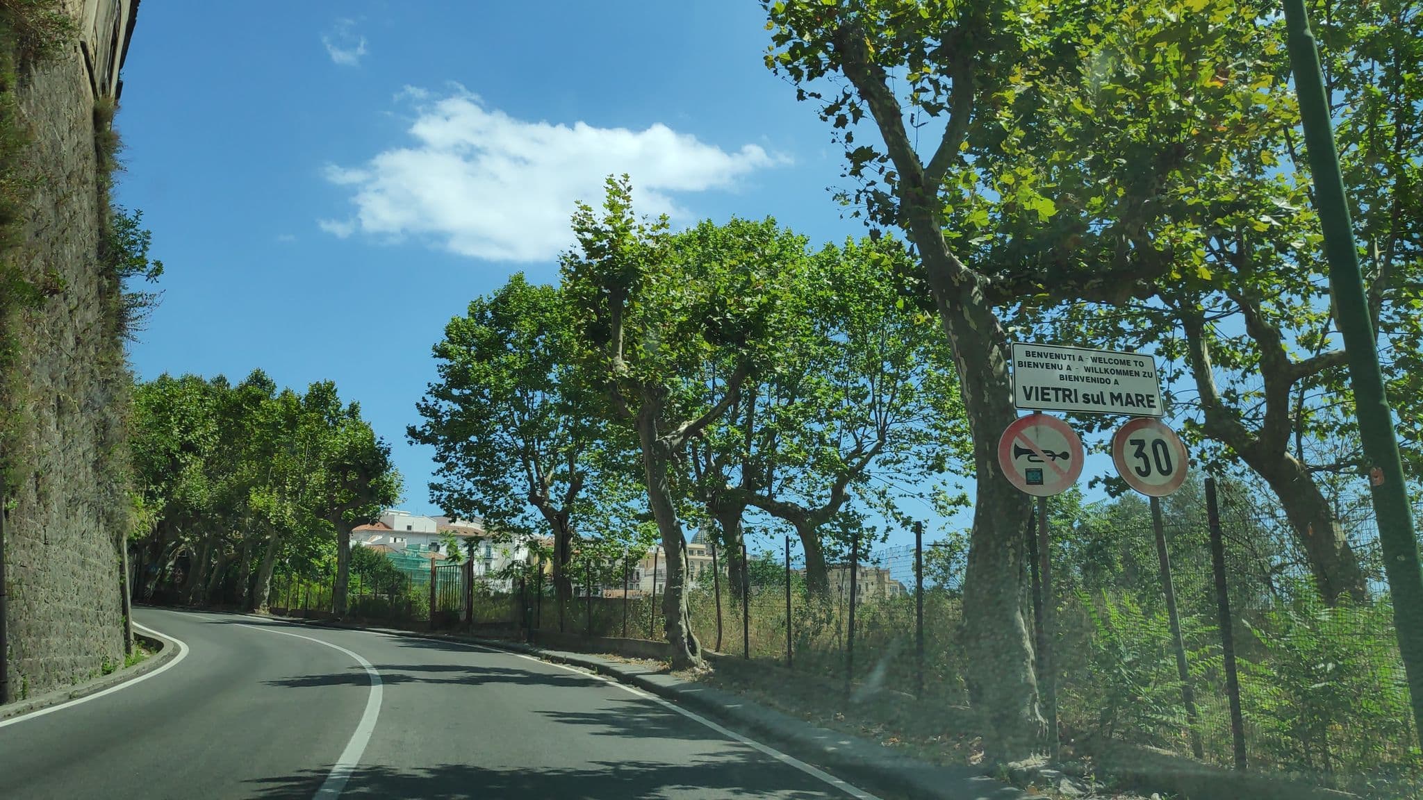 Street view near Hotel La Voce Del Mare, Vietri sul Mare — © marcuscalabresus (CC BY-SA · Mapillary)