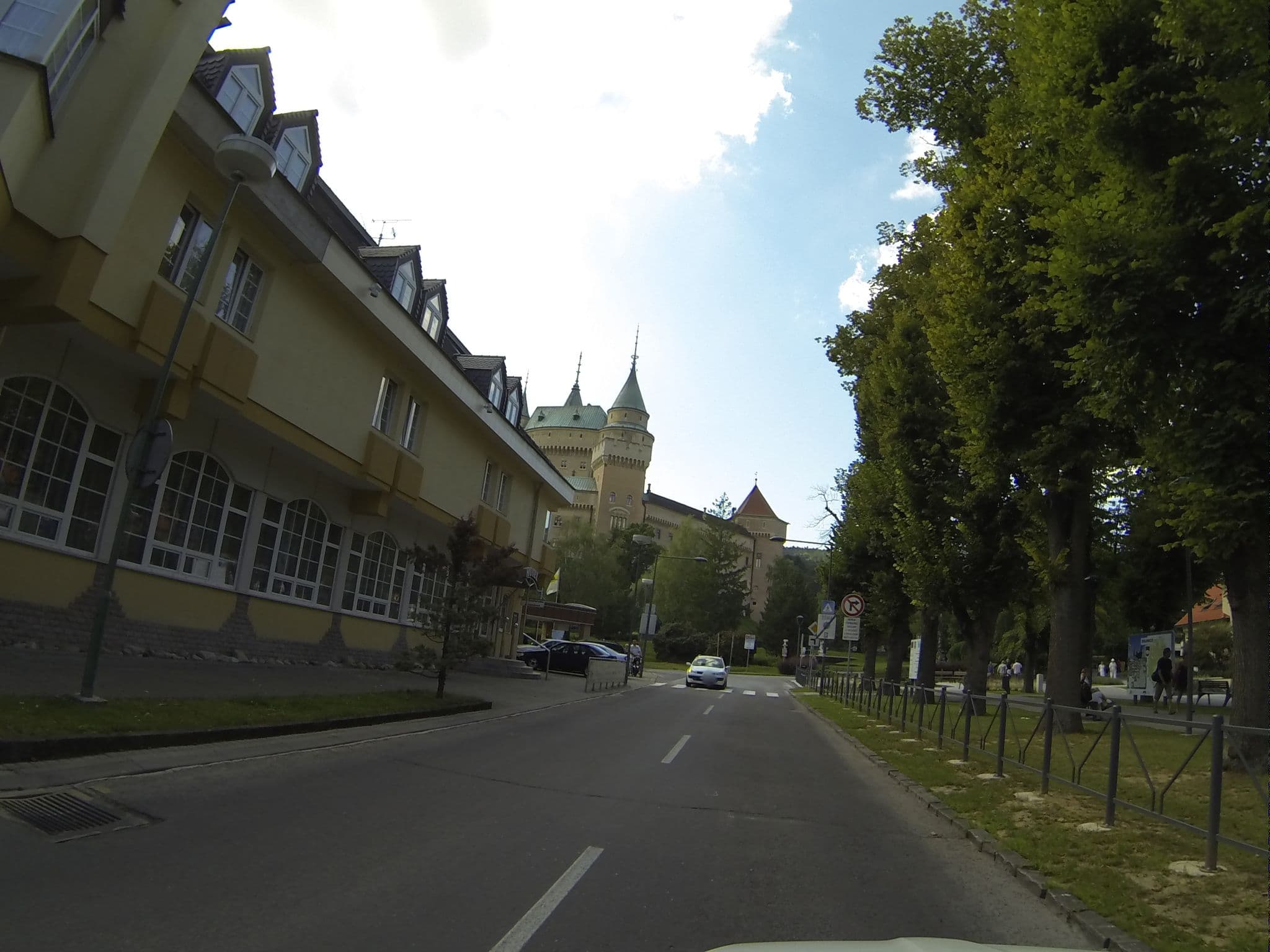 Street view near Hotel pod zámkom, Bojnice — © kayle (CC BY-SA · Mapillary)
