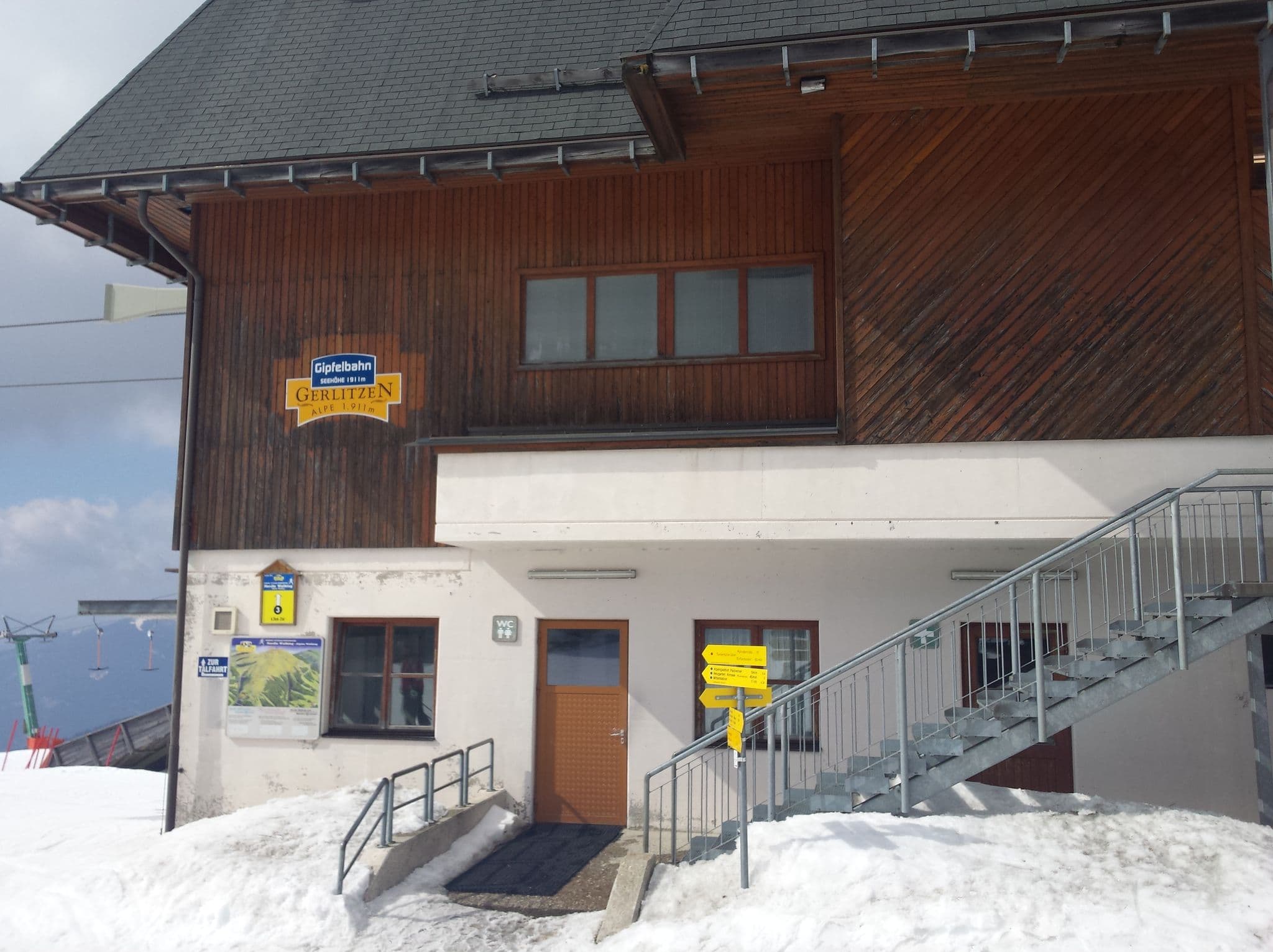 Street view near Gipfelhaus Gerlitzen, Bodensdorf — © janjko (CC BY-SA · Mapillary)