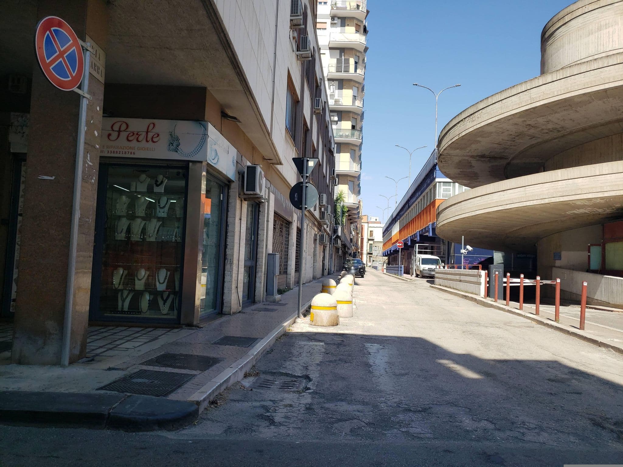 Street view near White Bed & Breakfast, Foggia — © mapfool (CC BY-SA · Mapillary)