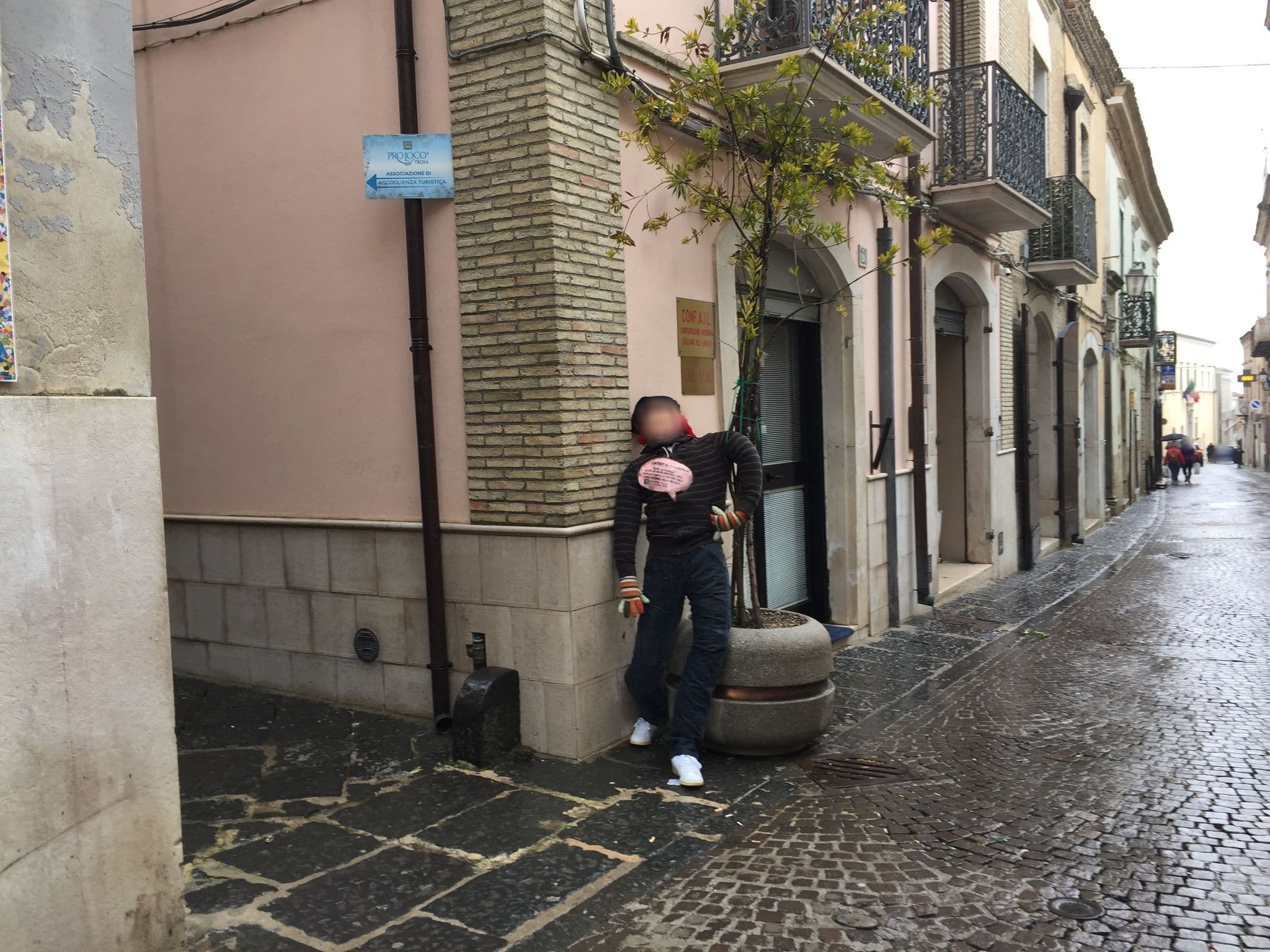 Street view near Svegliarsi Nei Borghi, Troia — © richlv (CC BY-SA · Mapillary)