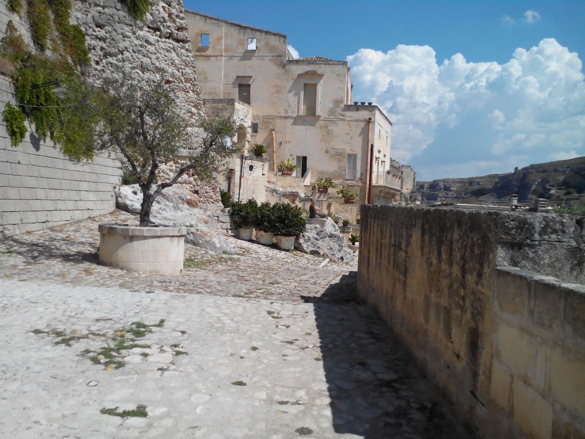 Street view near Angolo del poeta suite, Matera — © santomik (CC BY-SA · Mapillary)