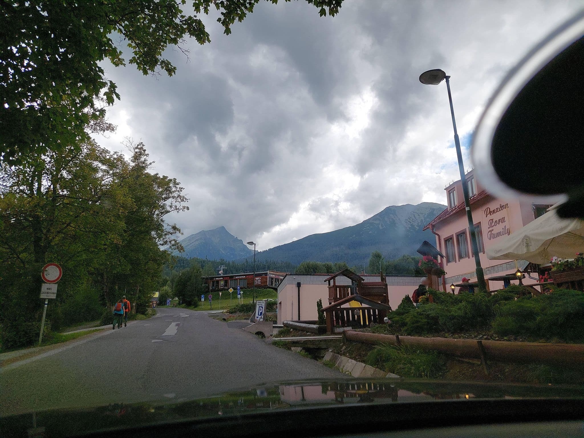 Street view near Zora, Vysoké Tatry — © Apirnus (CC BY-SA · Mapillary)