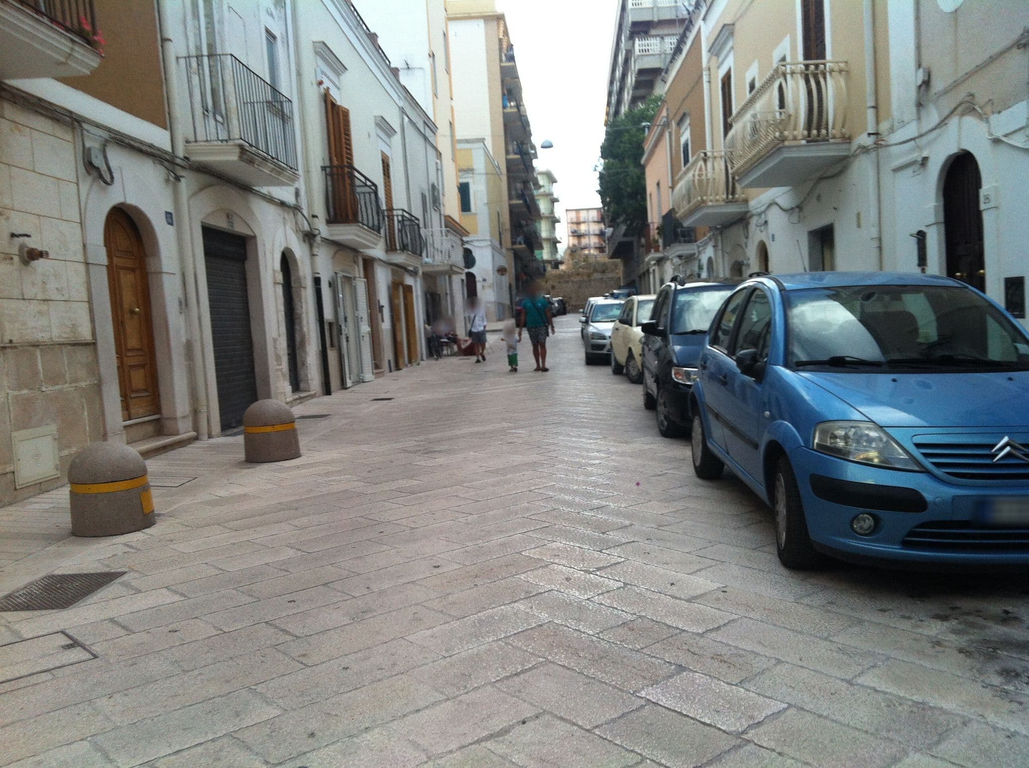 Street view near Le cisterne Holiday Home, Manfredonia — © miguel_andrade (CC BY-SA · Mapillary)