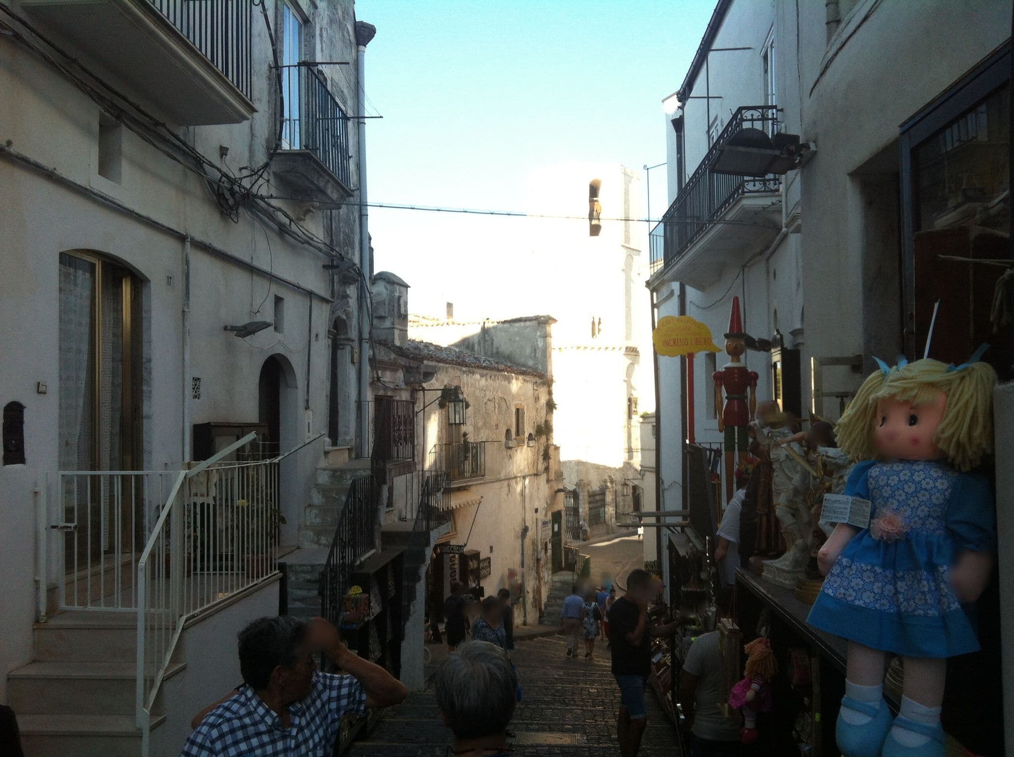 Street view near Mikha'el Apartment, Monte Sant'Angelo — © miguel_andrade (CC BY-SA · Mapillary)
