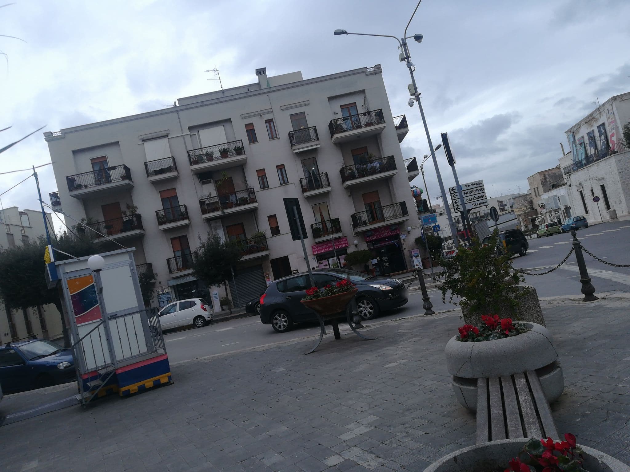 Street view near Versomare, Polignano a Mare — © jeawrong (CC BY-SA · Mapillary)