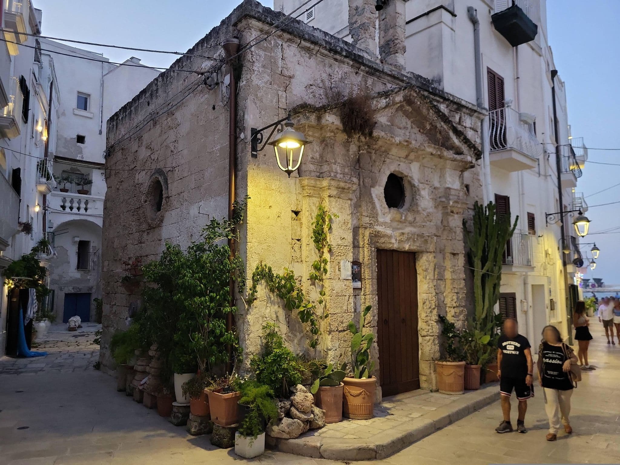 Street view near Casa Vacanze Bel Sole - AirBnb, Monopoli — © carloso (CC BY-SA · Mapillary)