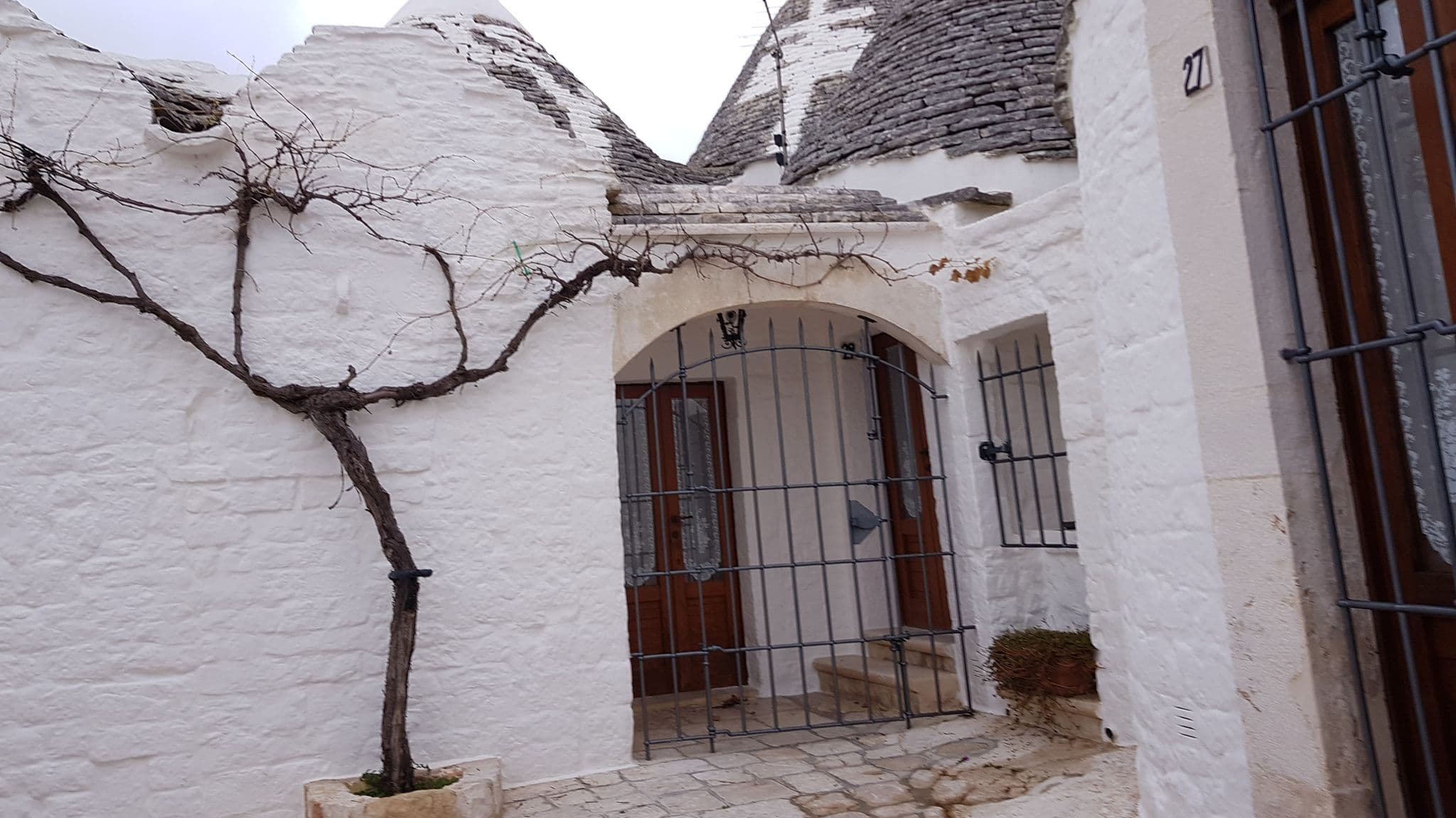 Street view near Trullo di KP e Swathy, Alberobello — © ale_zena_it (CC BY-SA · Mapillary)