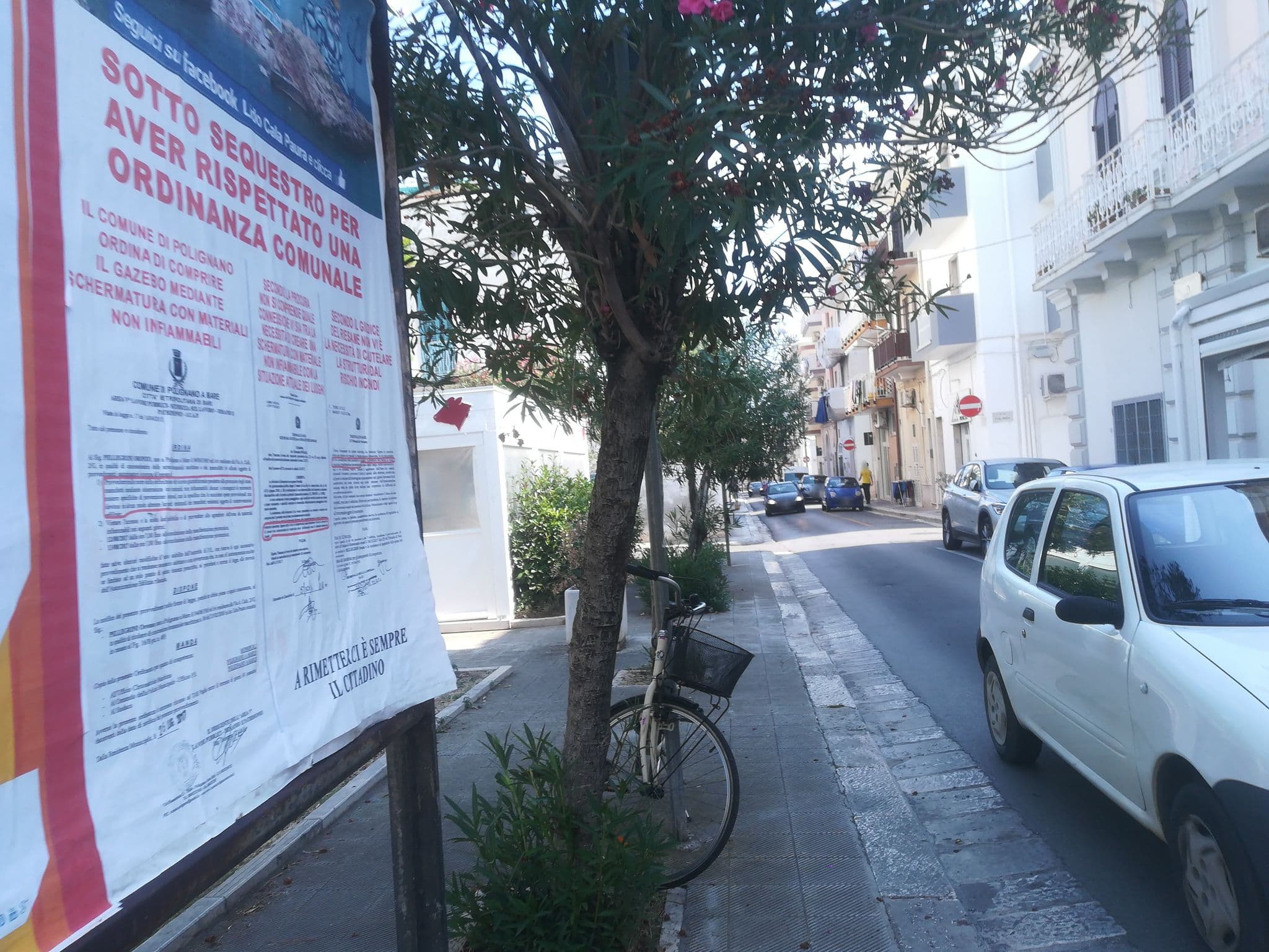 Street view near Lazzarella B&B, Polignano a Mare — © jeawrong (CC BY-SA · Mapillary)