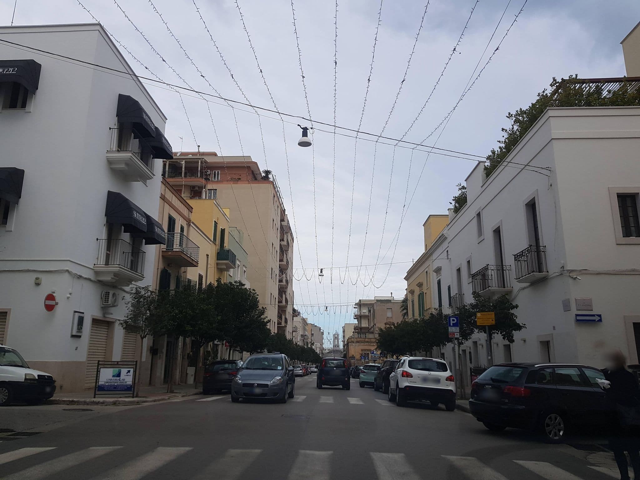 Street view near Dimora Pirrelli, Monopoli — © clamast (CC BY-SA · Mapillary)