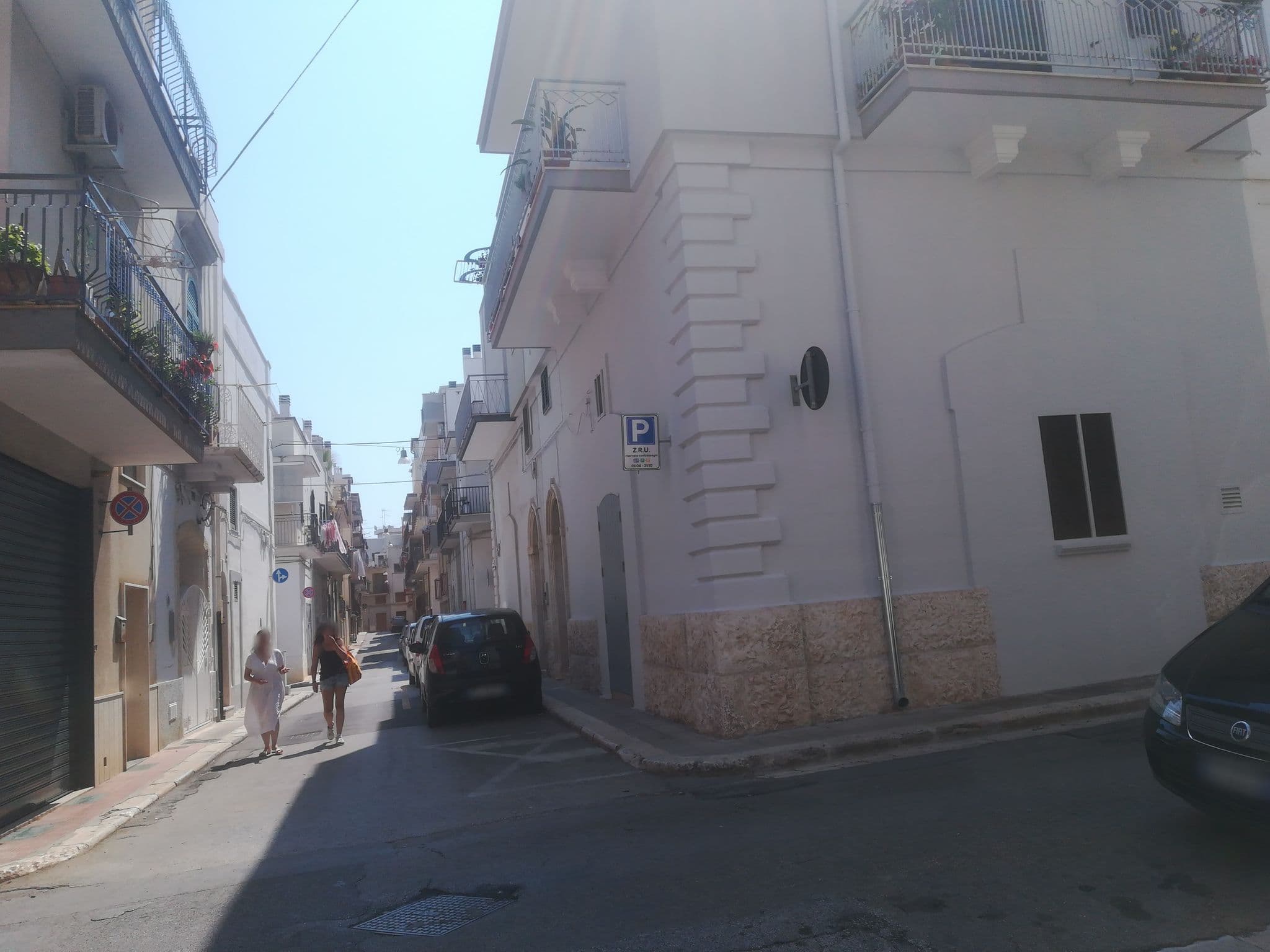 Street view near Casa Angy, Polignano a Mare — © jeawrong (CC BY-SA · Mapillary)
