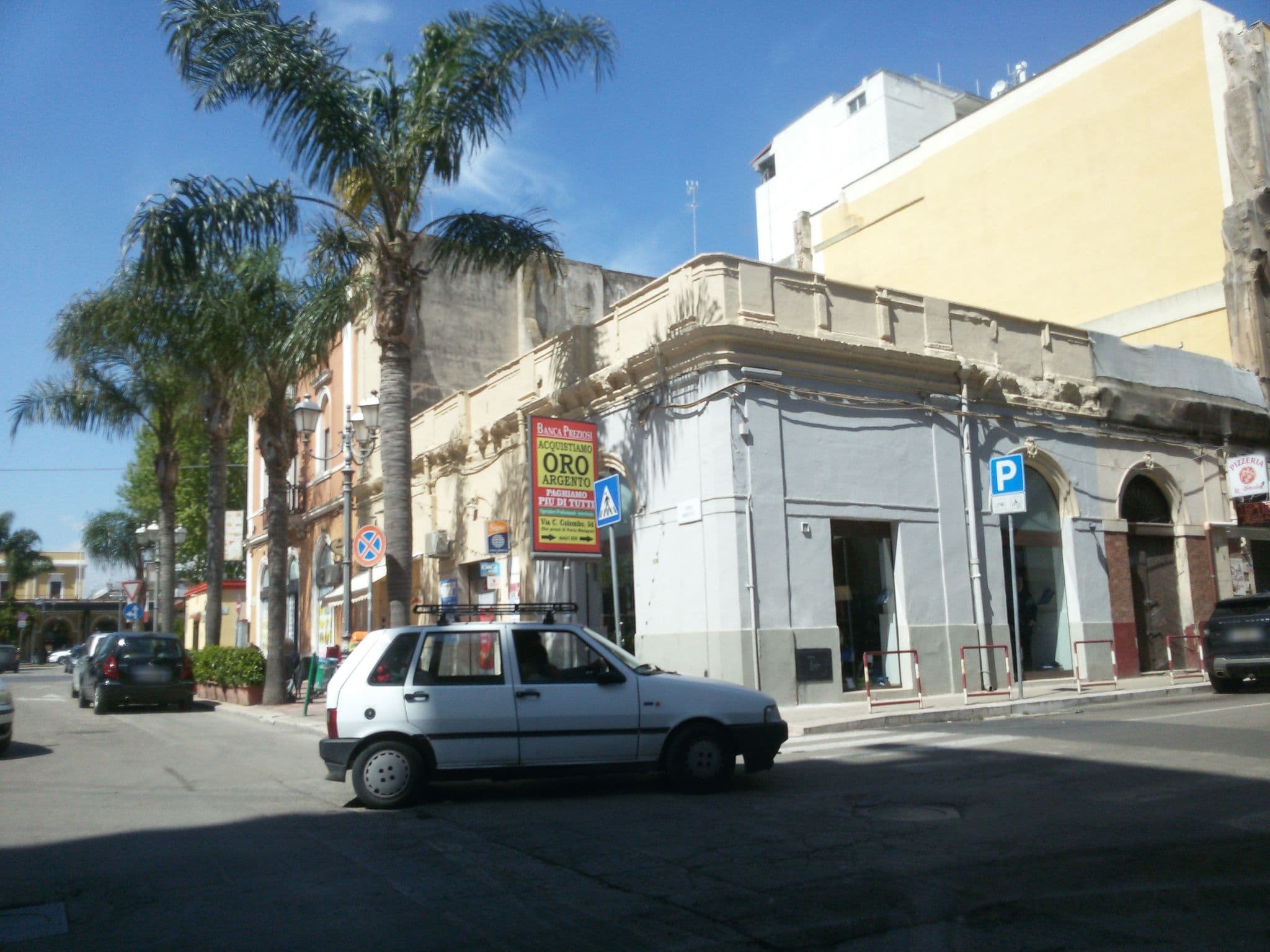 Street view near B&B Perla di Puglia, Brindisi — © ale_zena_it (CC BY-SA · Mapillary)