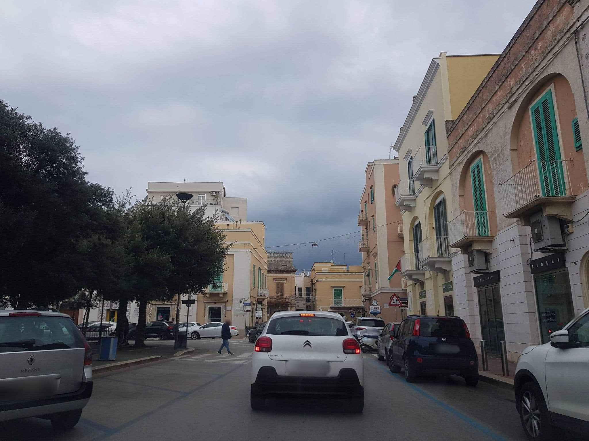 Street view near Borgo Guesthouse, Monopoli — © clamast (CC BY-SA · Mapillary)