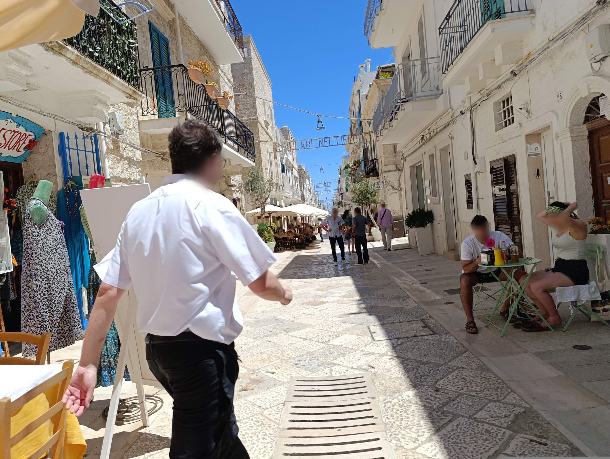 Street view near Marè Polignano A Mare, Polignano a Mare — © jeawrong (CC BY-SA · Mapillary)