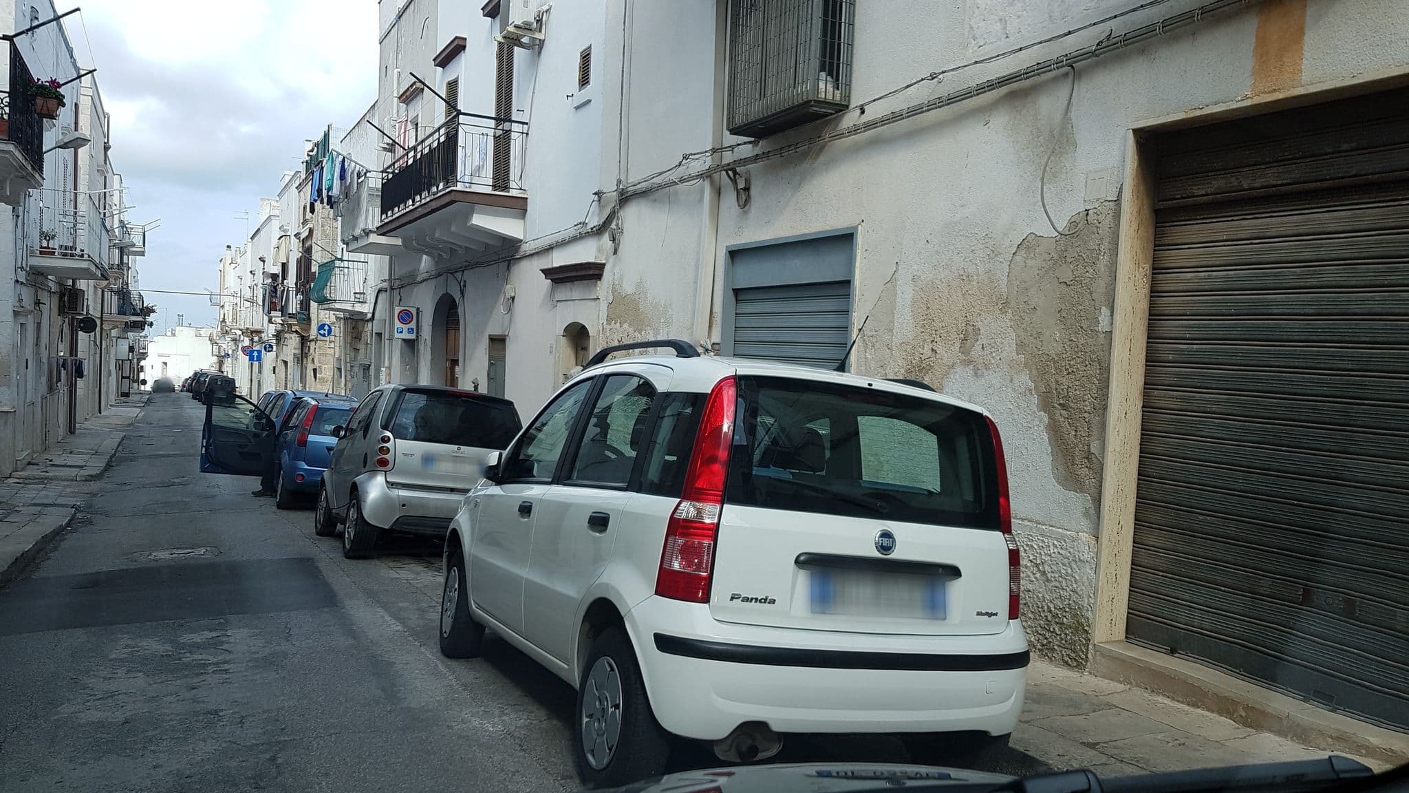 Street view near White House Flats & Studios, Ostuni — © ale_zena_it (CC BY-SA · Mapillary)