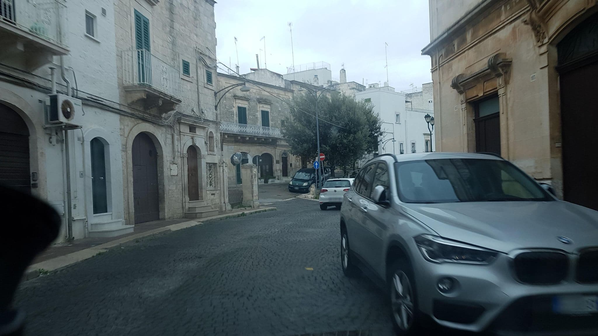 Street view near Bed & breakfast Il Giardino, Ostuni — © ale_zena_it (CC BY-SA · Mapillary)