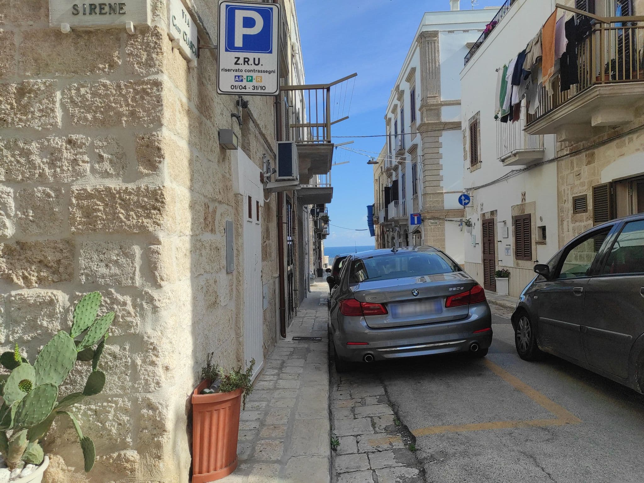 Street view near Affittacamere Luluc, Polignano a Mare — © jeawrong (CC BY-SA · Mapillary)