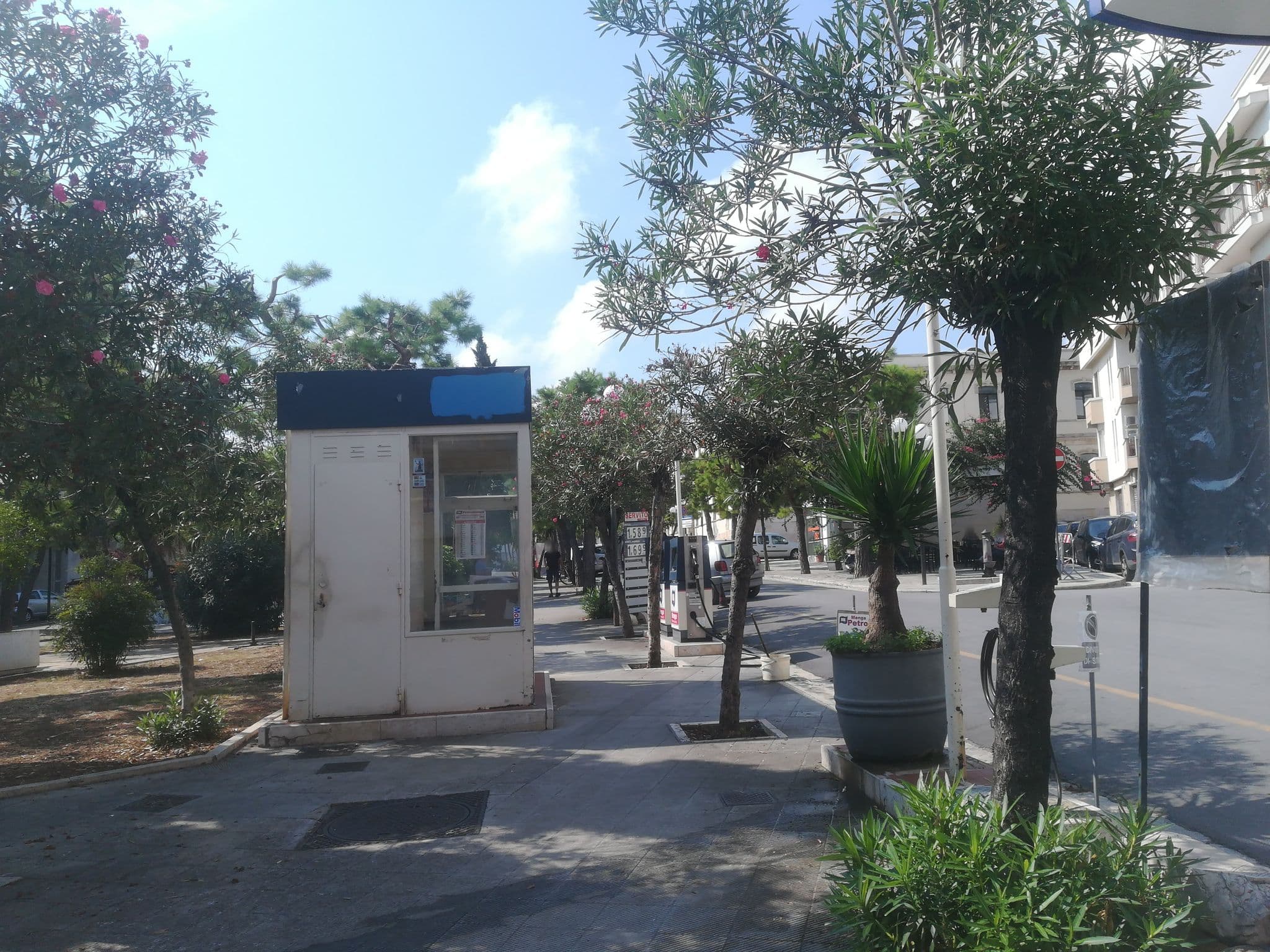 Street view near Cinquevite Rooms & Pool, Polignano a Mare — © jeawrong (CC BY-SA · Mapillary)