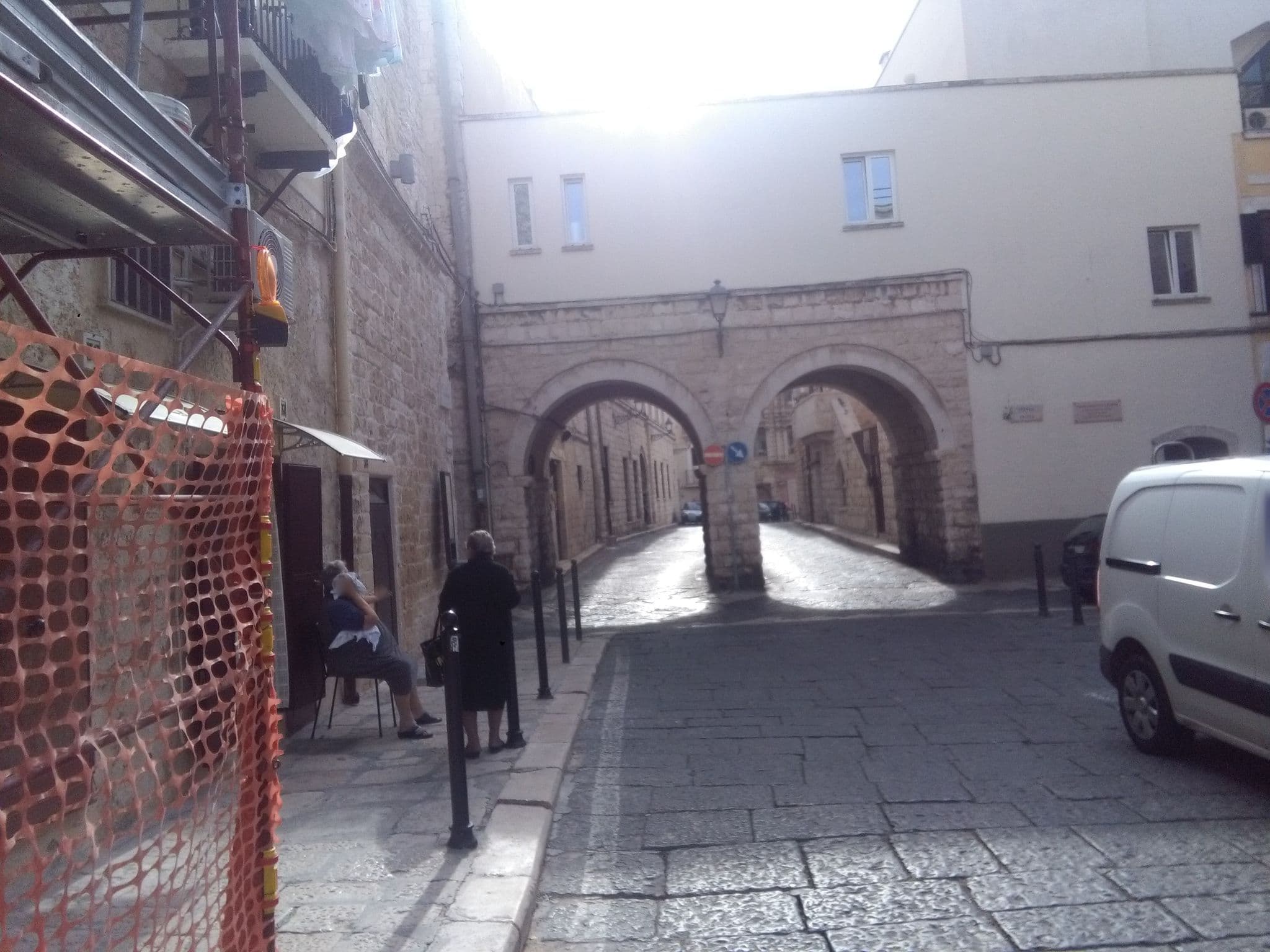 Street view near Casa Di Flora, Bari — © mattia_portoghese (CC BY-SA · Mapillary)