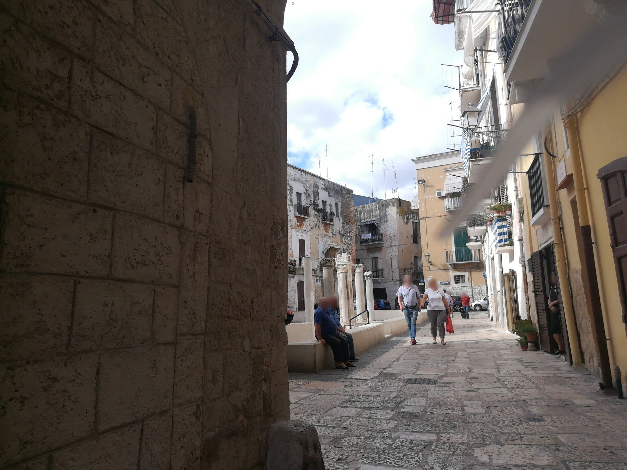 Street view near Marè Rooms, Bari — © davided (CC BY-SA · Mapillary)