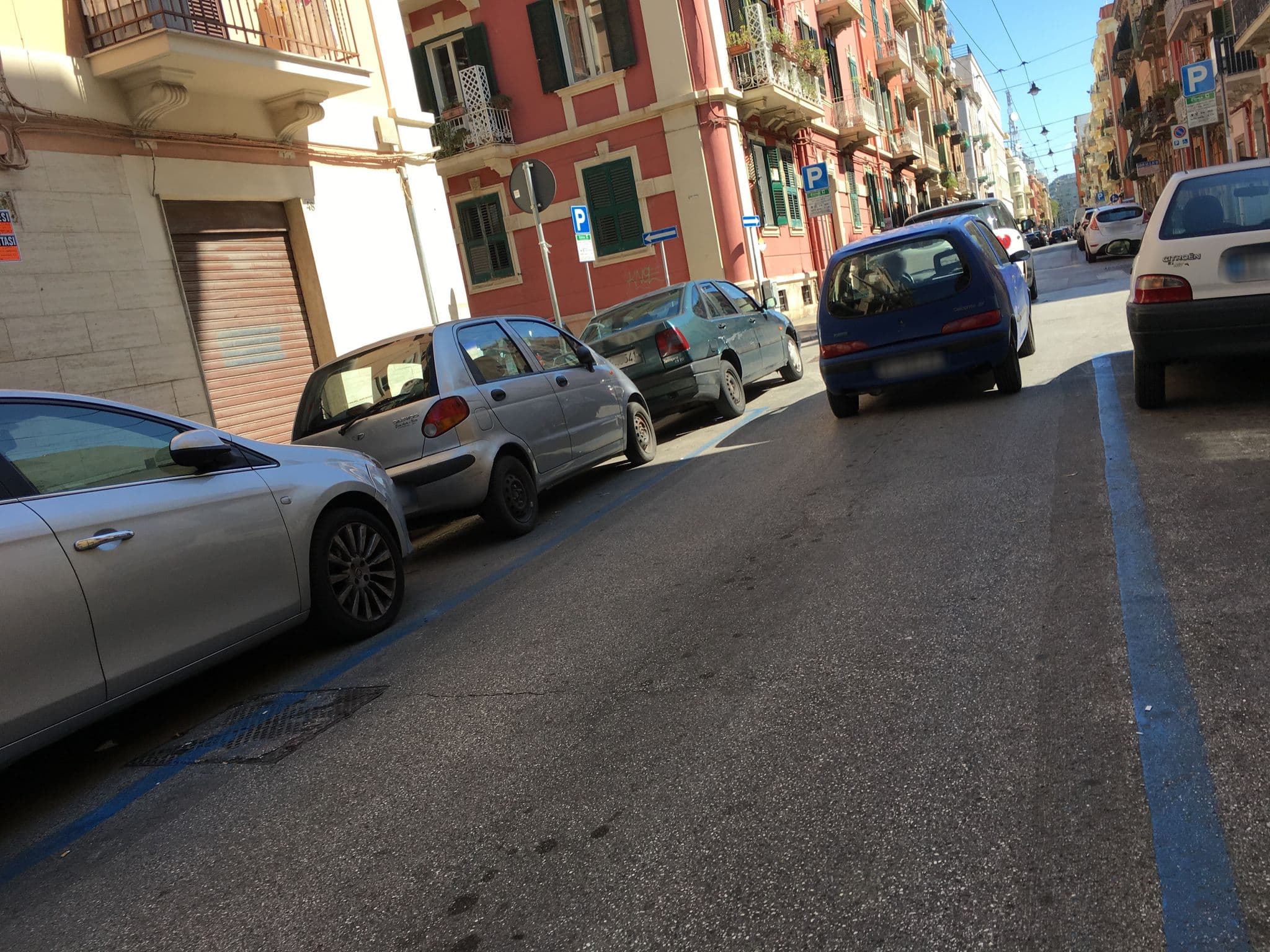Street view near Magda’s house on sea, Bari — © gaetanol (CC BY-SA · Mapillary)