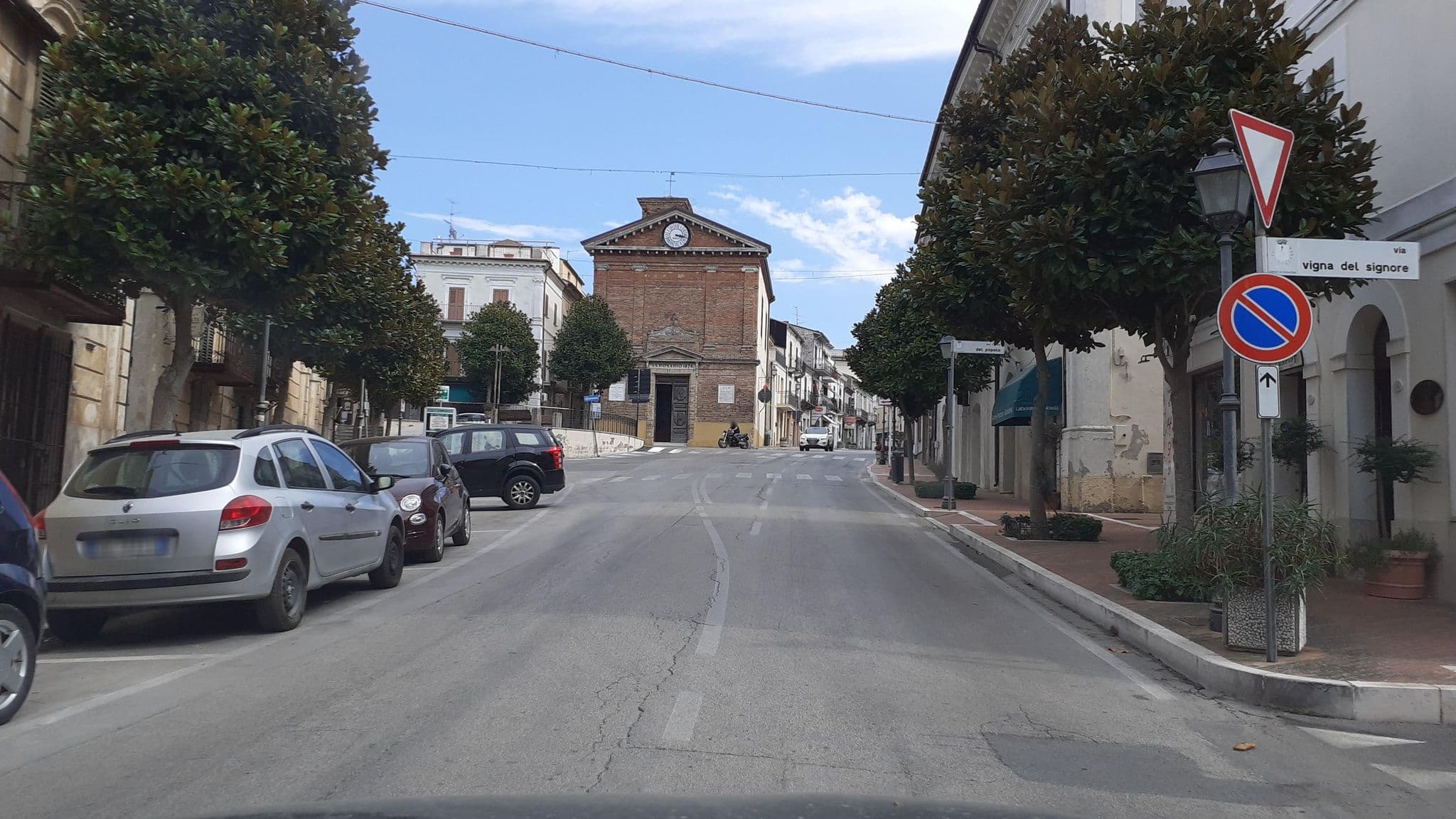 Street view near Dimora Storica Palazzo Mayer, Fossacesia — © doduva (CC BY-SA · Mapillary)