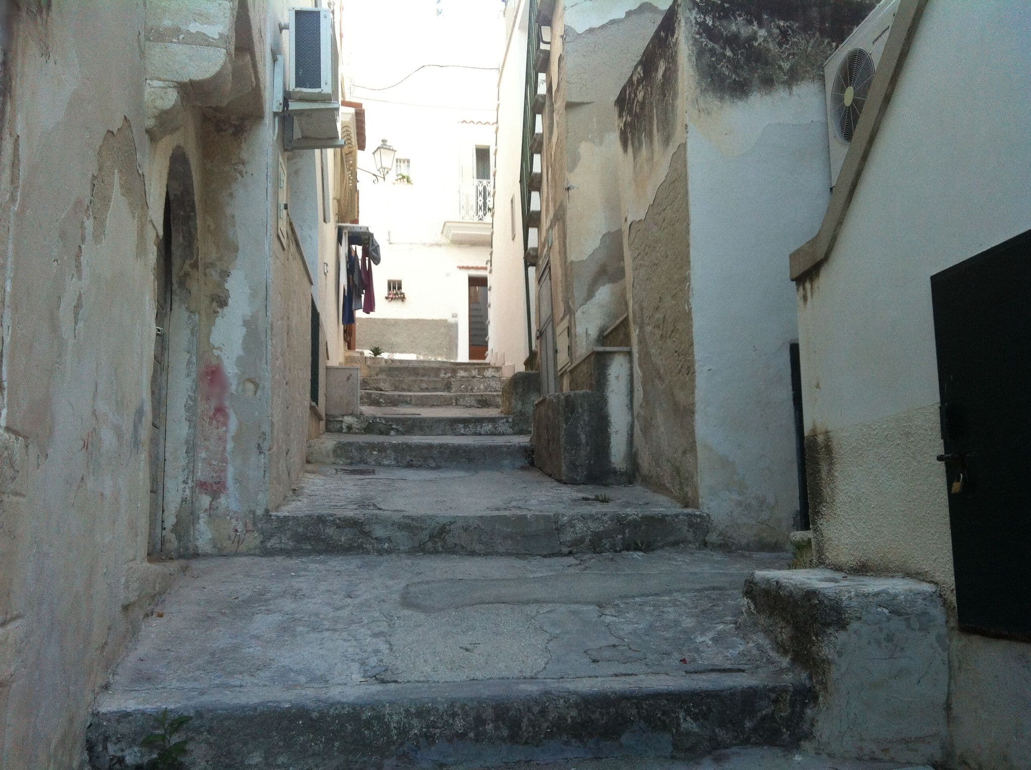 Street view near Al Castello Relais, Vieste — © miguel_andrade (CC BY-SA · Mapillary)