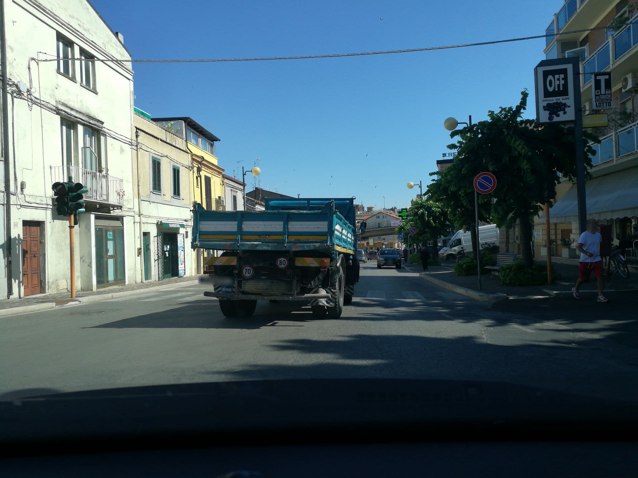 Street view near Da Venere, Vasto — © doduva2 (CC BY-SA · Mapillary)