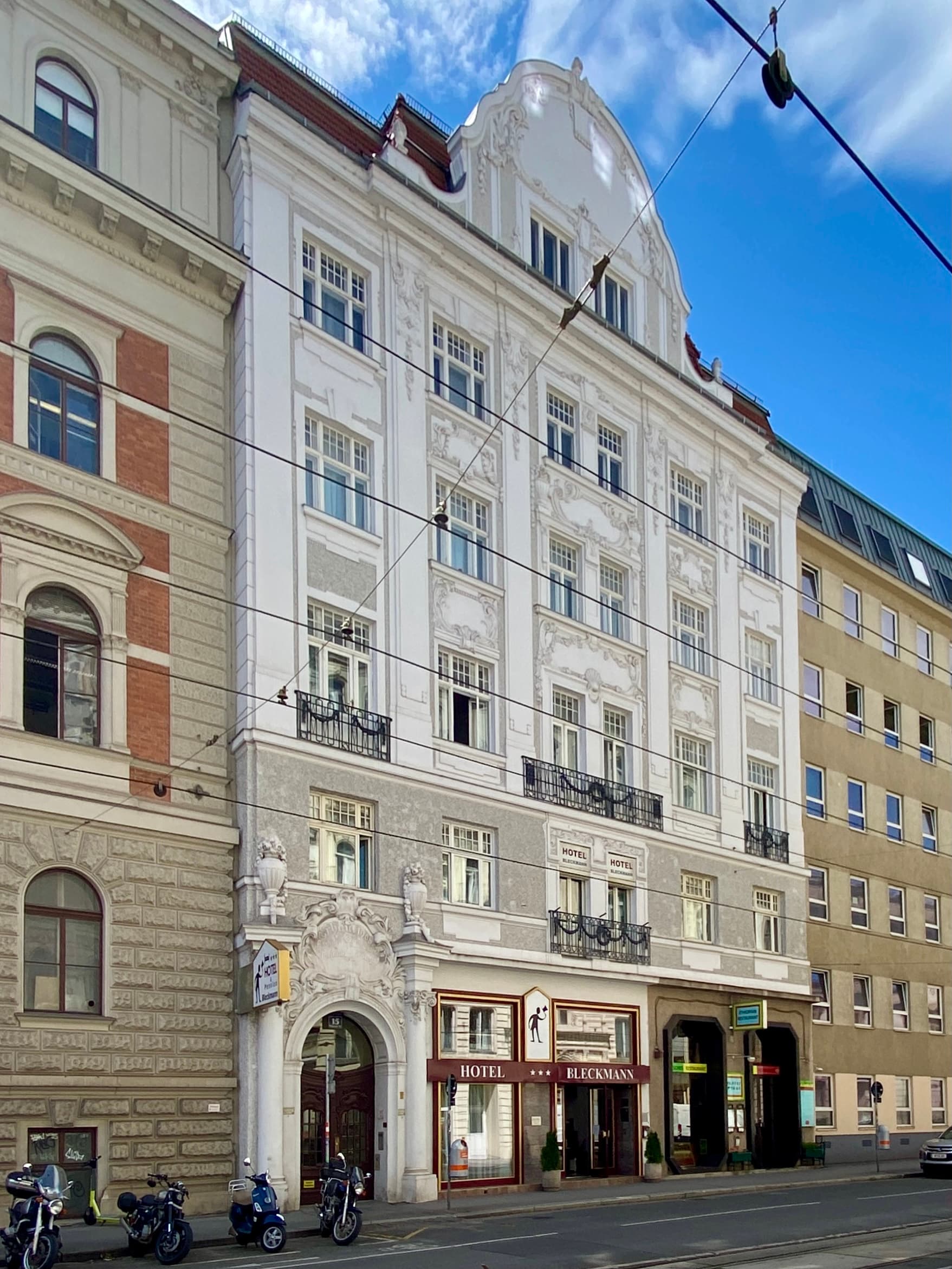 Hotel Bleckmann (via Wikimedia Commons, CC BY-SA 4.0)
