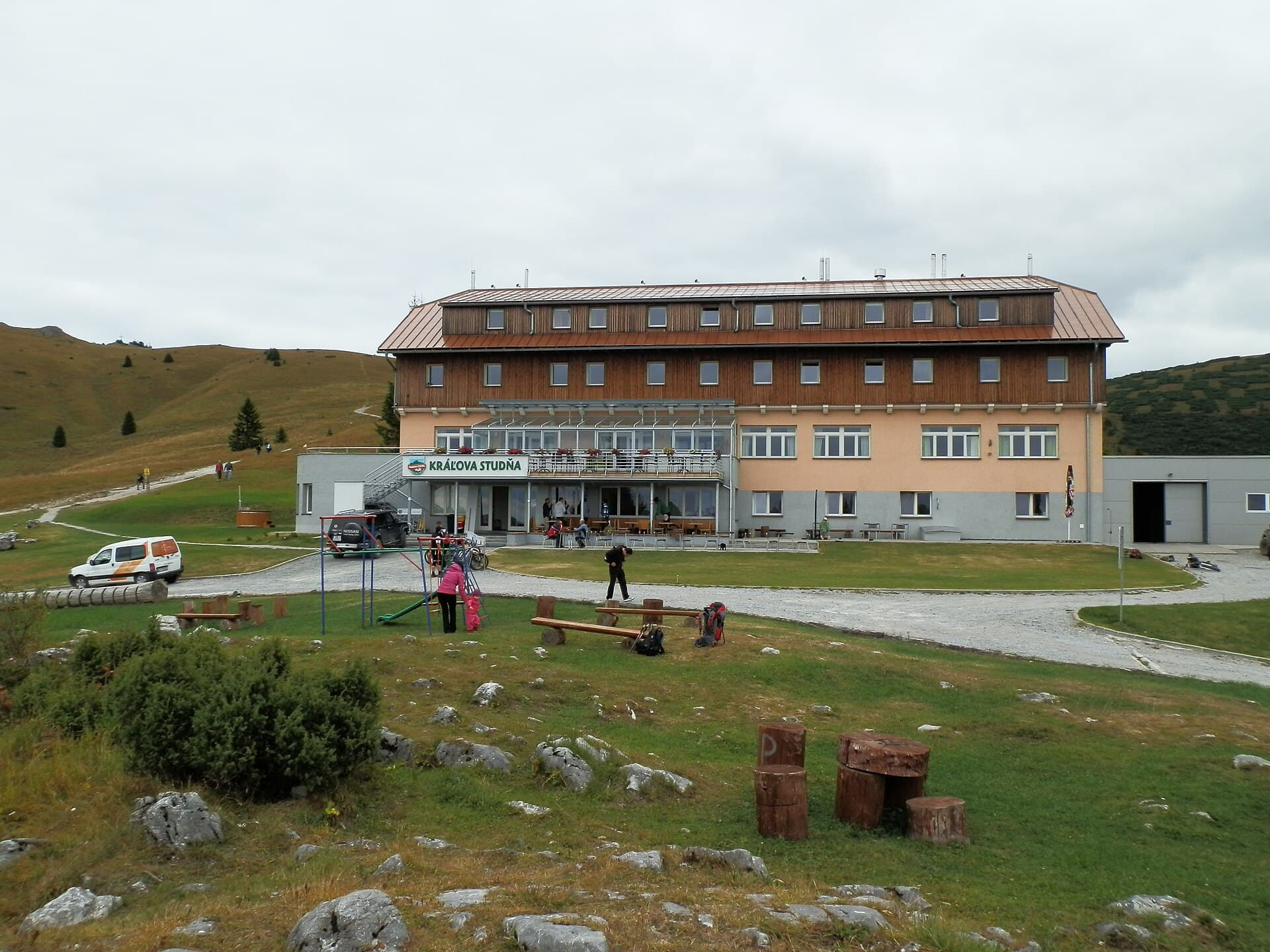 Kráľova studňa (via Wikimedia Commons, CC BY 3.0)