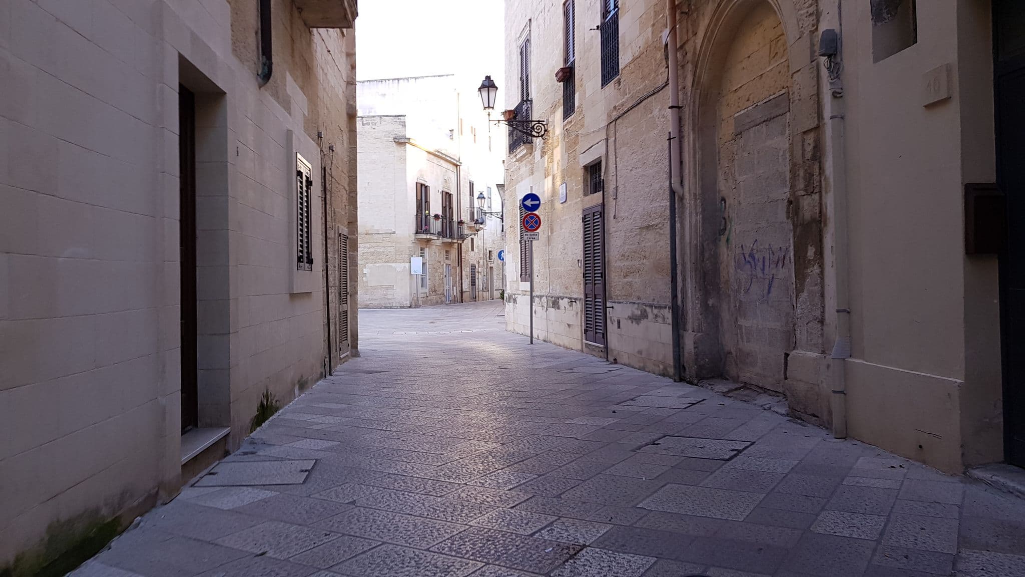Street view near La Pigna Barocca, Lecce — © ale_zena_it (CC BY-SA · Mapillary)