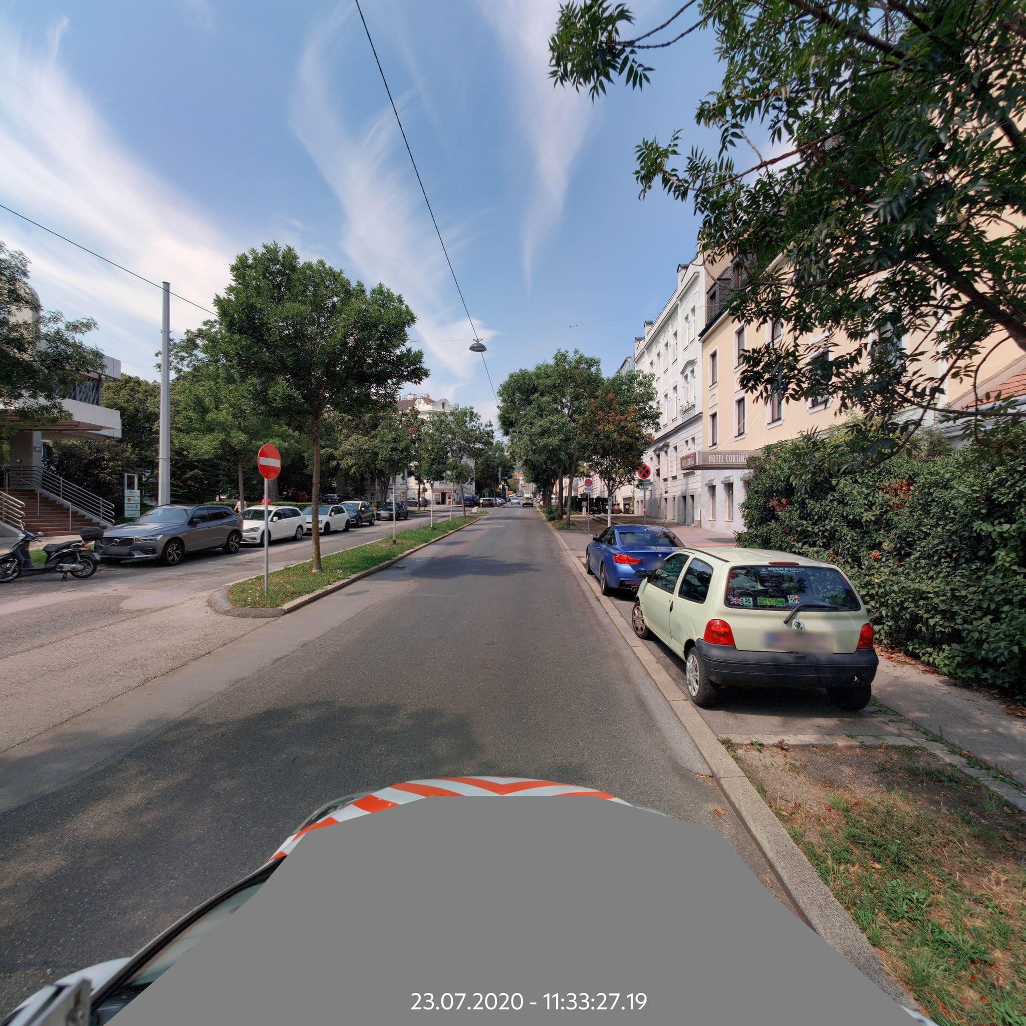 Street view near Cortina, Penzing — © eliasgander (CC BY-SA · Mapillary)