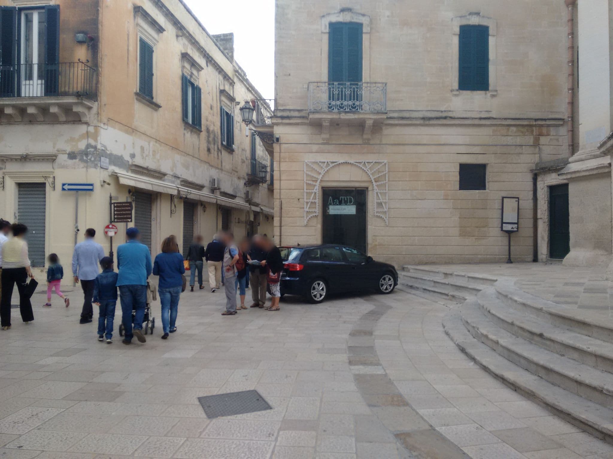 Street view near Bed & Breakfast L'Orangerie d'Epoque Lecce, Lecce — © iberti (CC BY-SA · Mapillary)