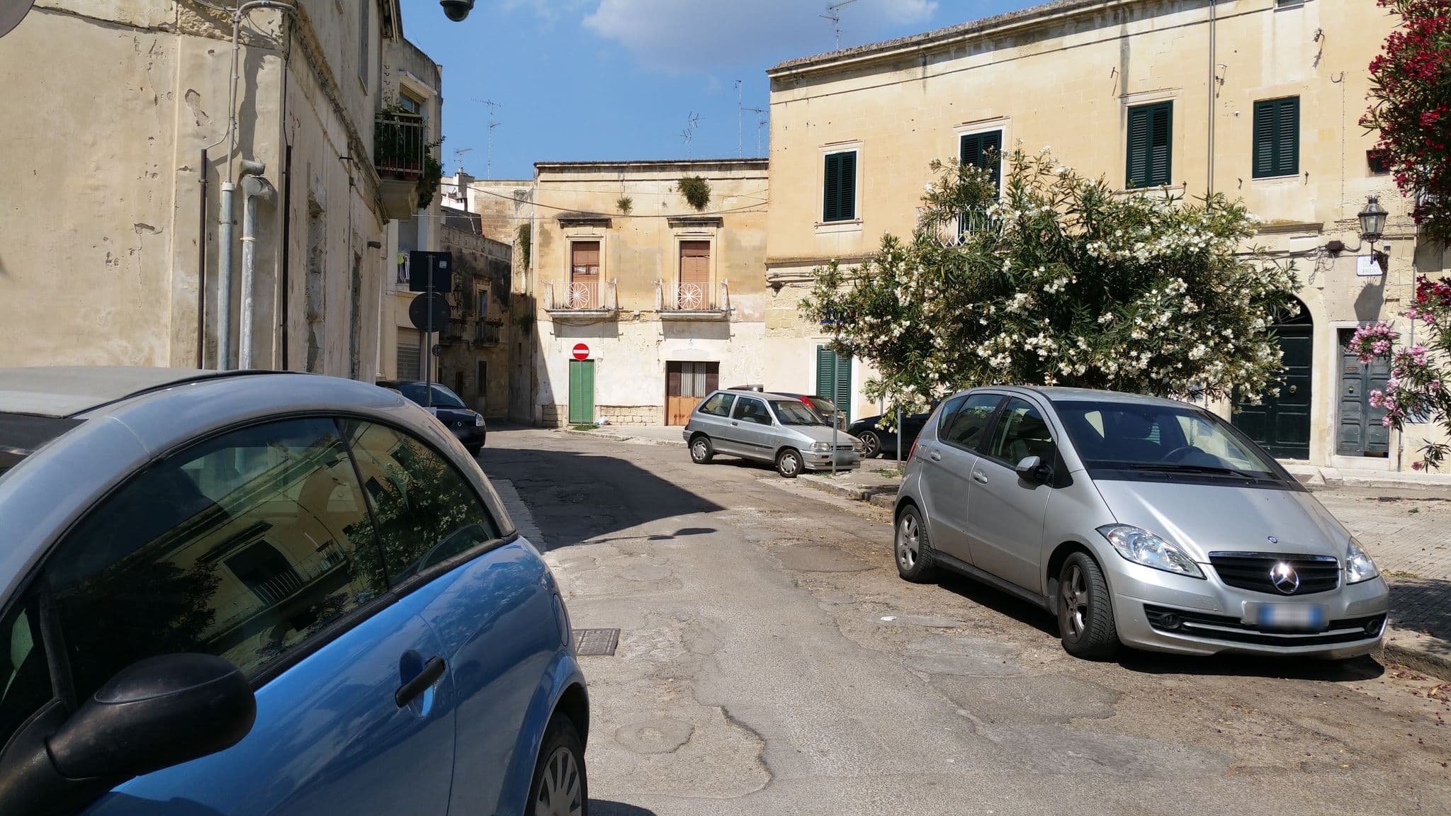 Street view near Dimora Villani, Lecce — © shlublu (CC BY-SA · Mapillary)