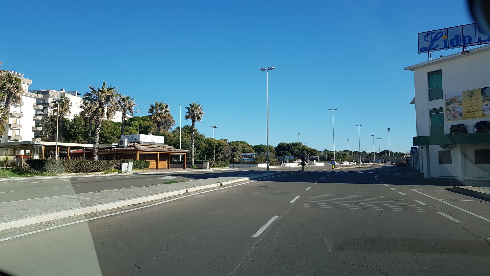 Street view near Albergo Hotel Poker D’Assi Direzione, Gallipoli — © ale_zena_it (CC BY-SA · Mapillary)