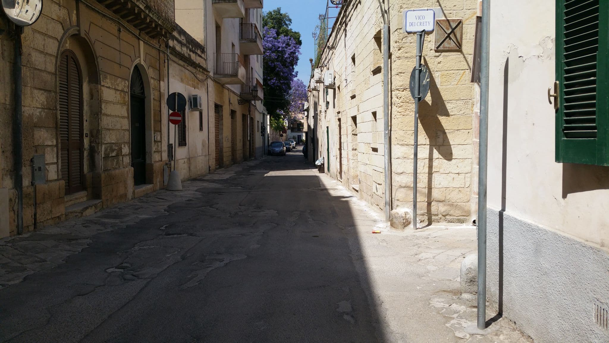 Street view near La Luna In Cortile, Lecce — © shlublu (CC BY-SA · Mapillary)