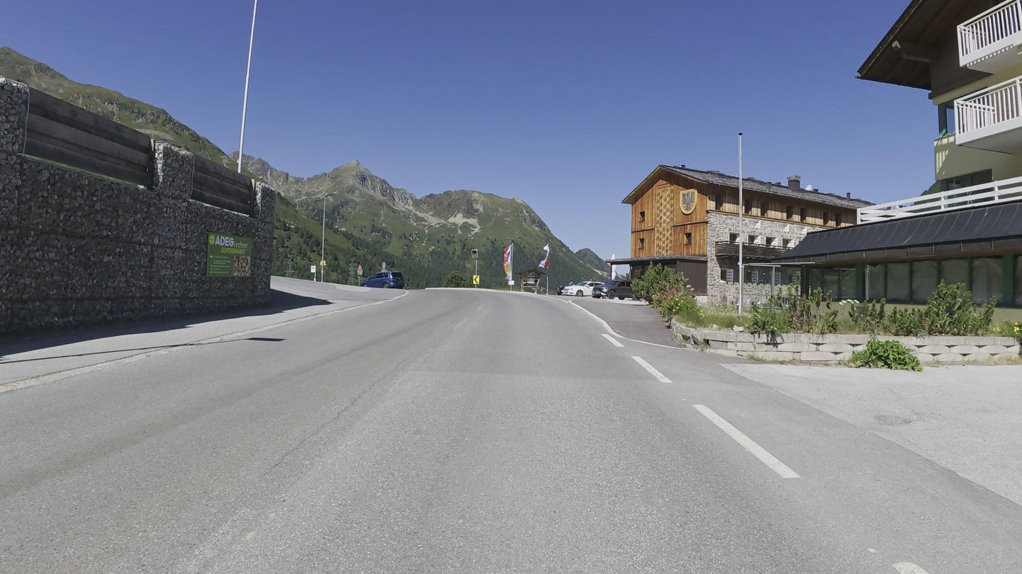 Street view near Kühtaier Schlössl, Stams — © Guzzi_Franze (CC BY-SA · Mapillary)