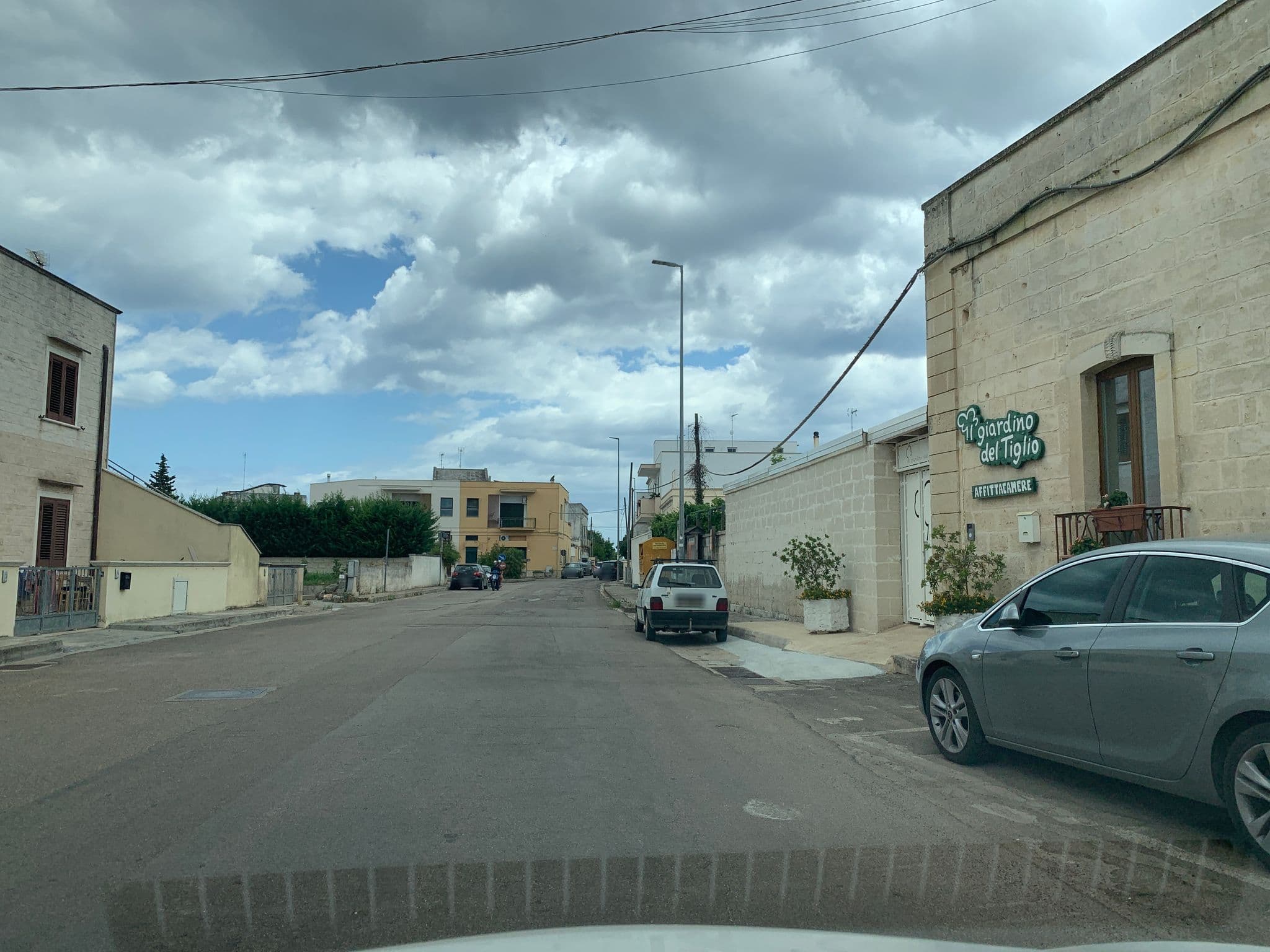 Street view near Il giardino del Tiglio, Uggiano la Chiesa — © kopfpolster (CC BY-SA · Mapillary)
