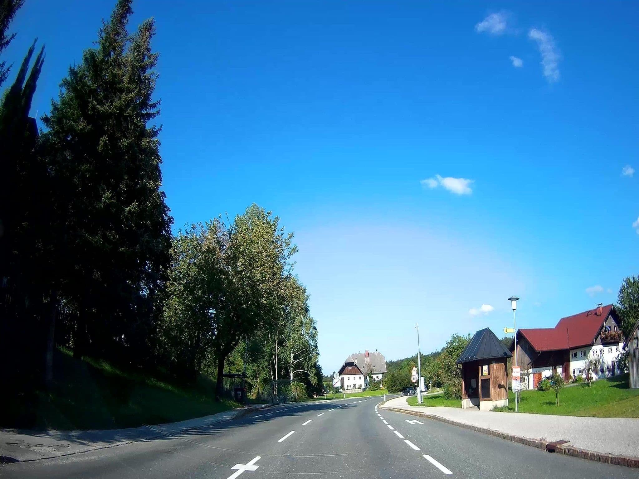 Street view near Gasthof Steinerwirt, Grossgmain — © fuchserl (CC BY-SA · Mapillary)