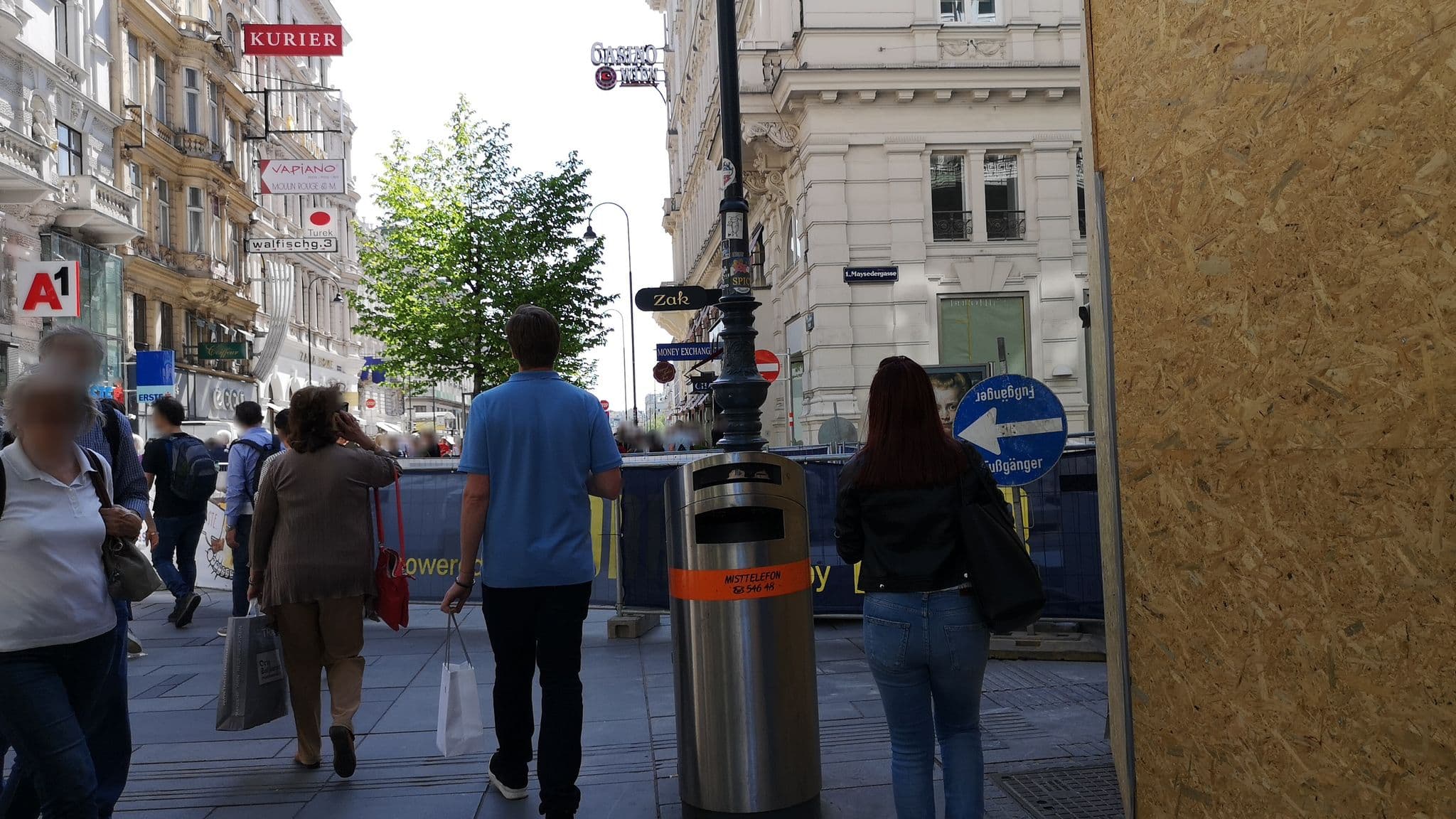 Street view near Opera Suites, Vienna — © rsandu (CC BY-SA · Mapillary)