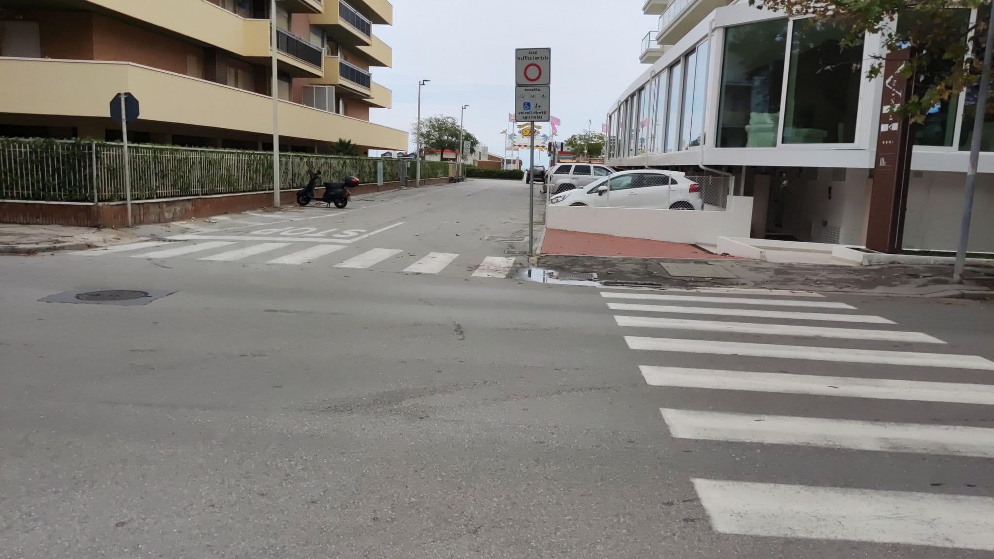 Street view near Hotel Vittoria Riccione, Riccione — © marcuscalabresus (CC BY-SA · Mapillary)