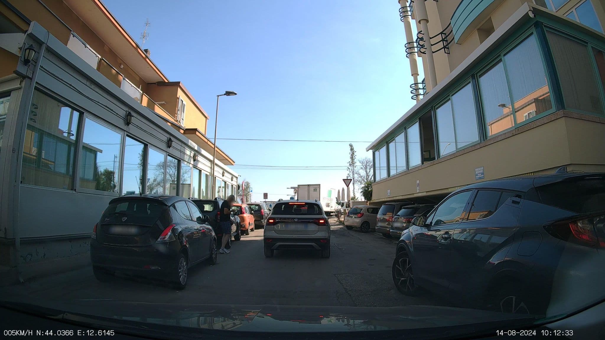 Street view near Hotel Vistamare, Rimini — © heetENkoel (CC BY-SA · Mapillary)