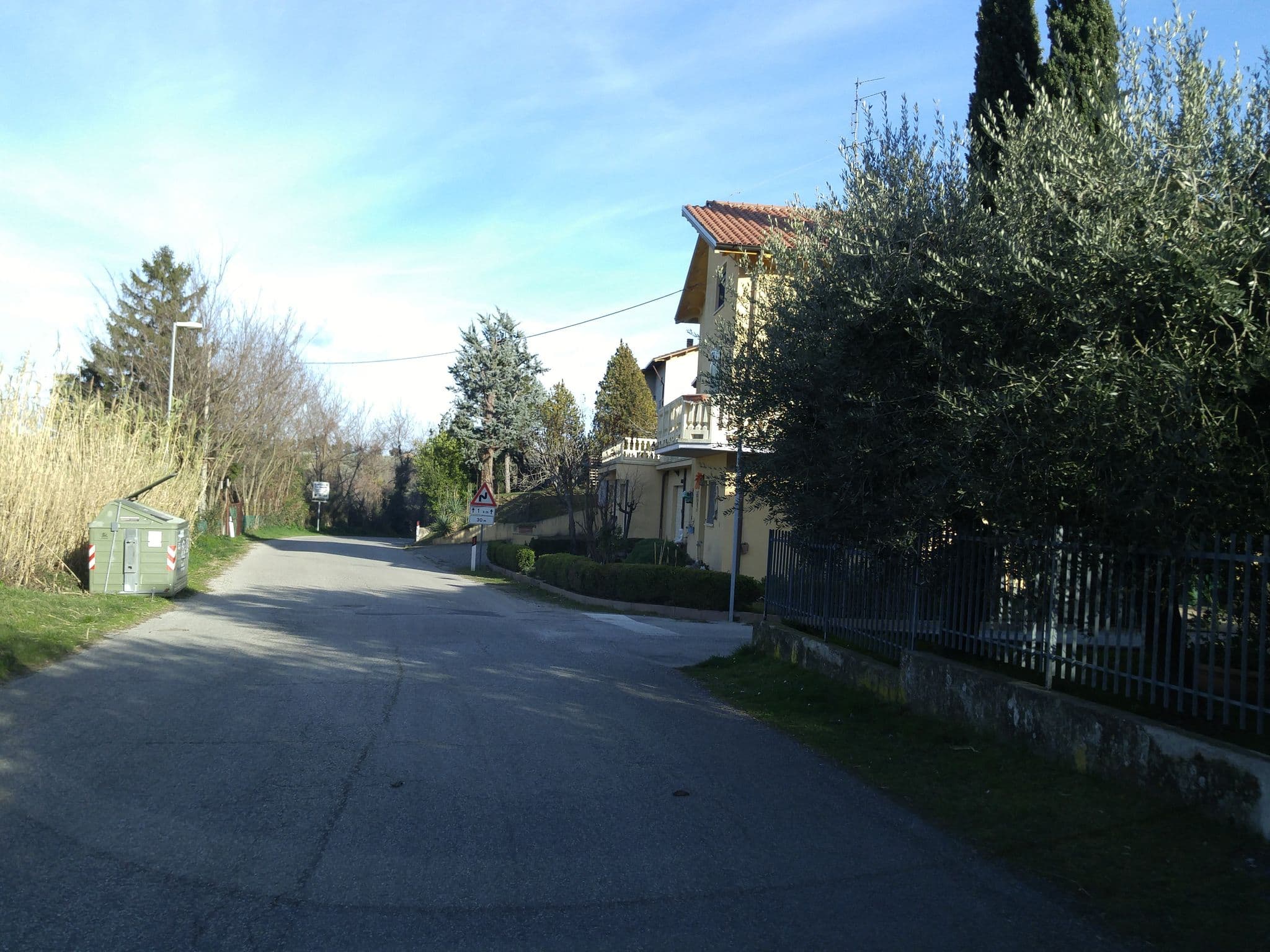 Street view near Tre Civette Sul Comò, Calcinelli — © sorcrosc (CC BY-SA · Mapillary)